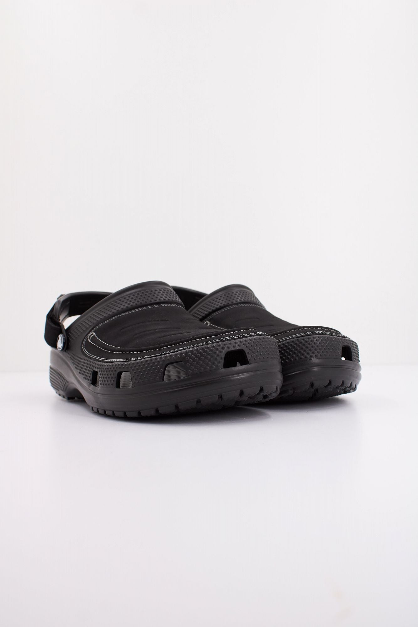 CROCS YUKON VISTA II LR CLOG M en color NEGRO (2)