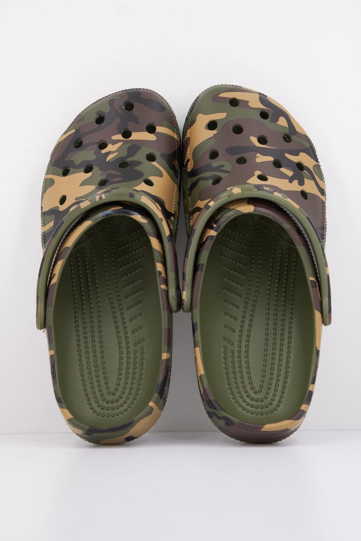 CROCS CLASSIC CAMOUFLAGE U en color VERDE (3)