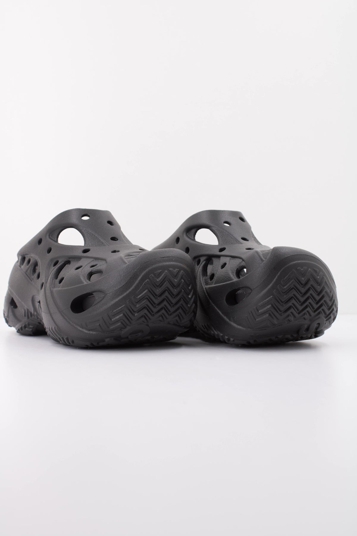 CROCS CAGED CLOG W en color NEGRO (2)