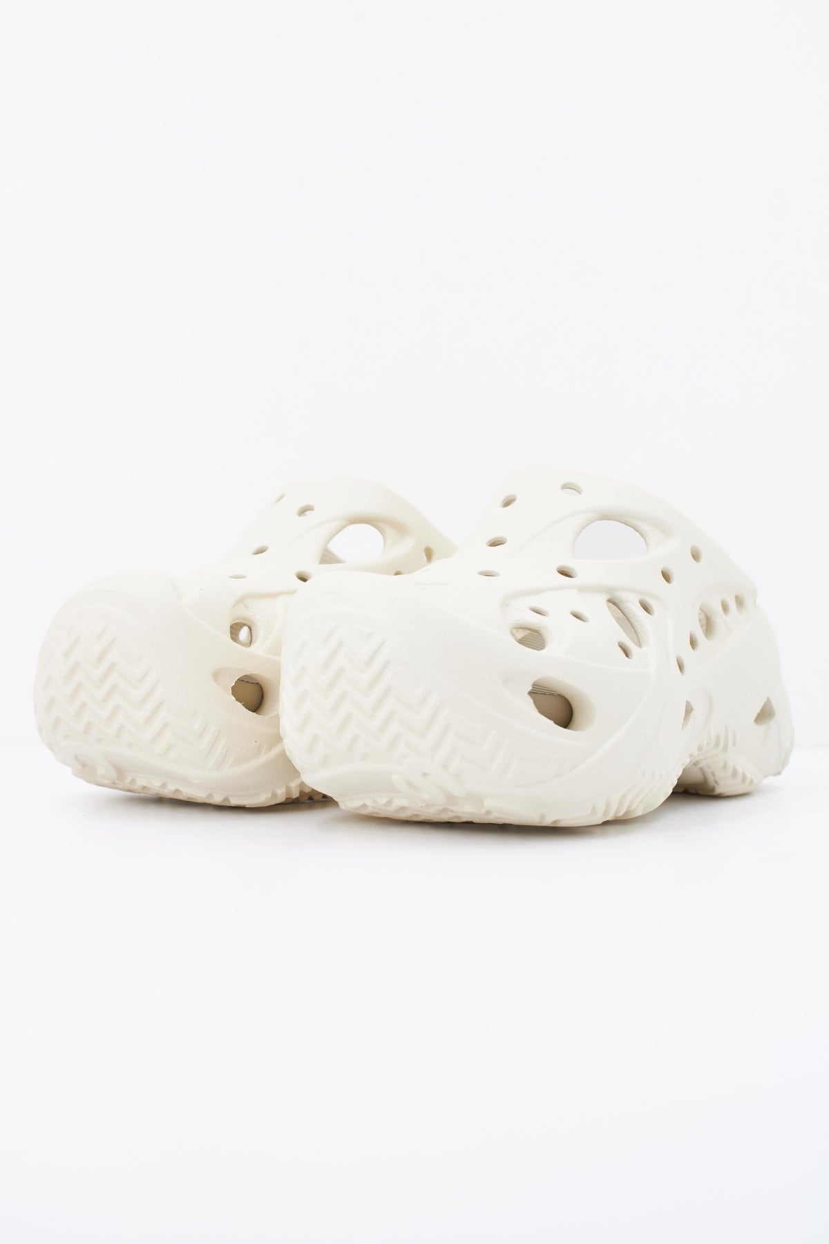 CROCS CAGED CLOG W en color BEIS (2)