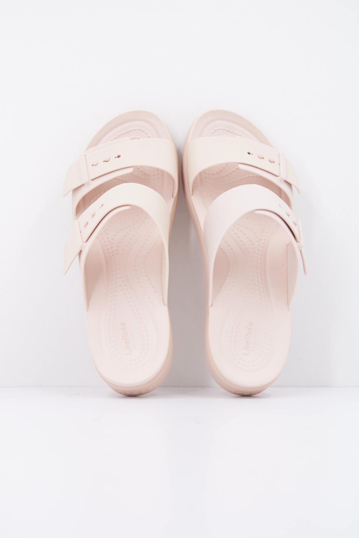 CROCS BROOKLYN BUCKLE en color ROSA (3)