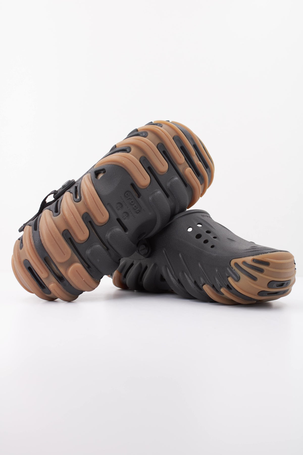 CROCS ECHO WAVE U en color NEGRO (5)