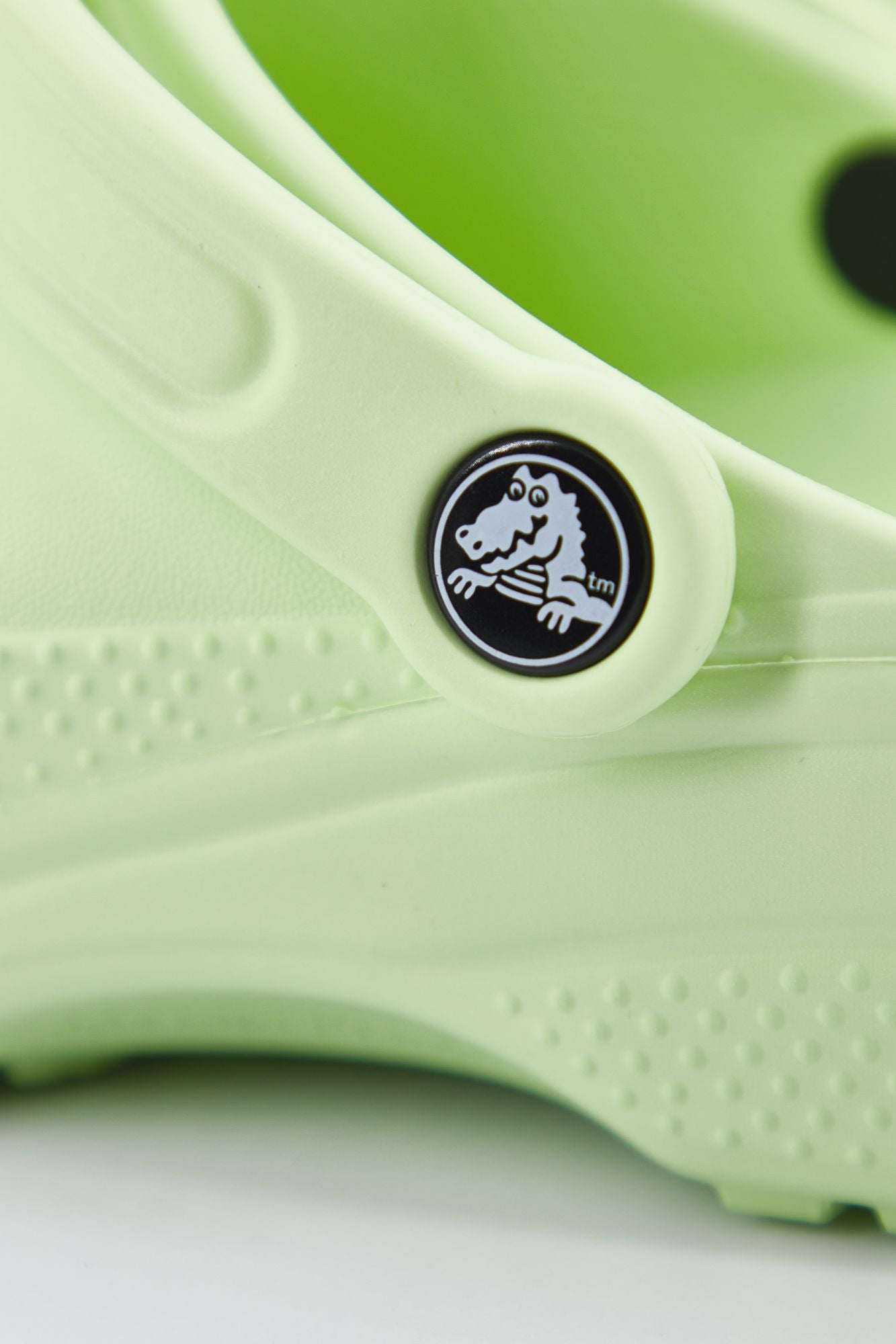 CROCS CLASSIC U en color VERDE (4)