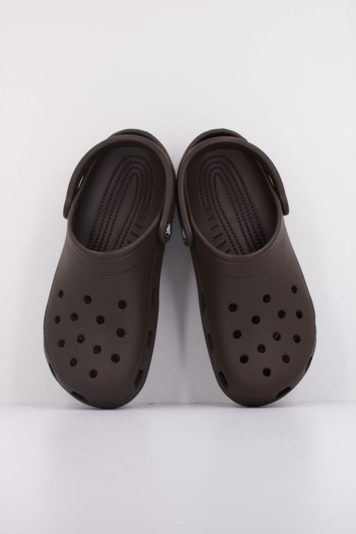 CROCS CLASSIC CLOG 10001 en color MARRON (3)