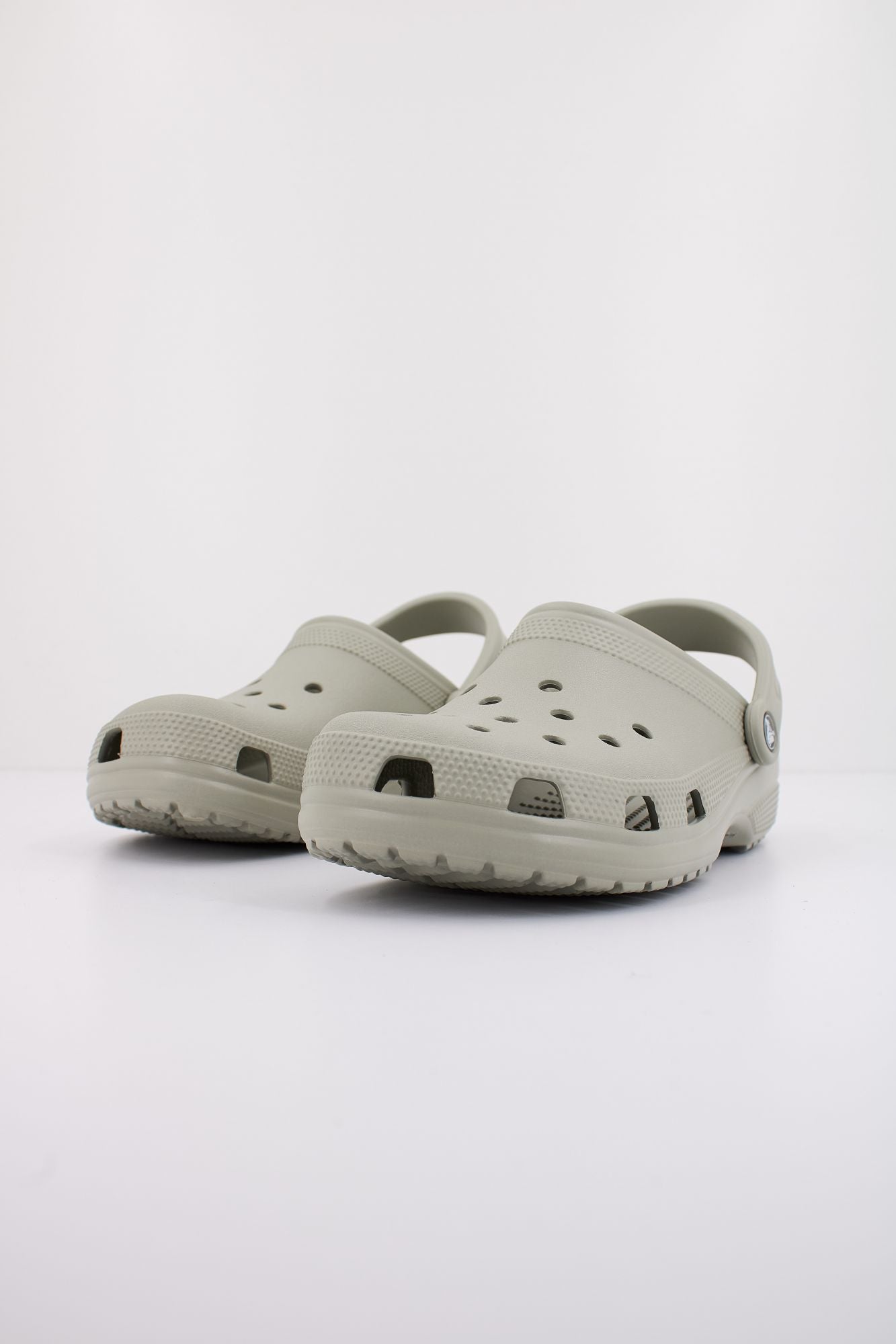 CROCS CLASSIC CLOG 10001 en color GRIS (2)