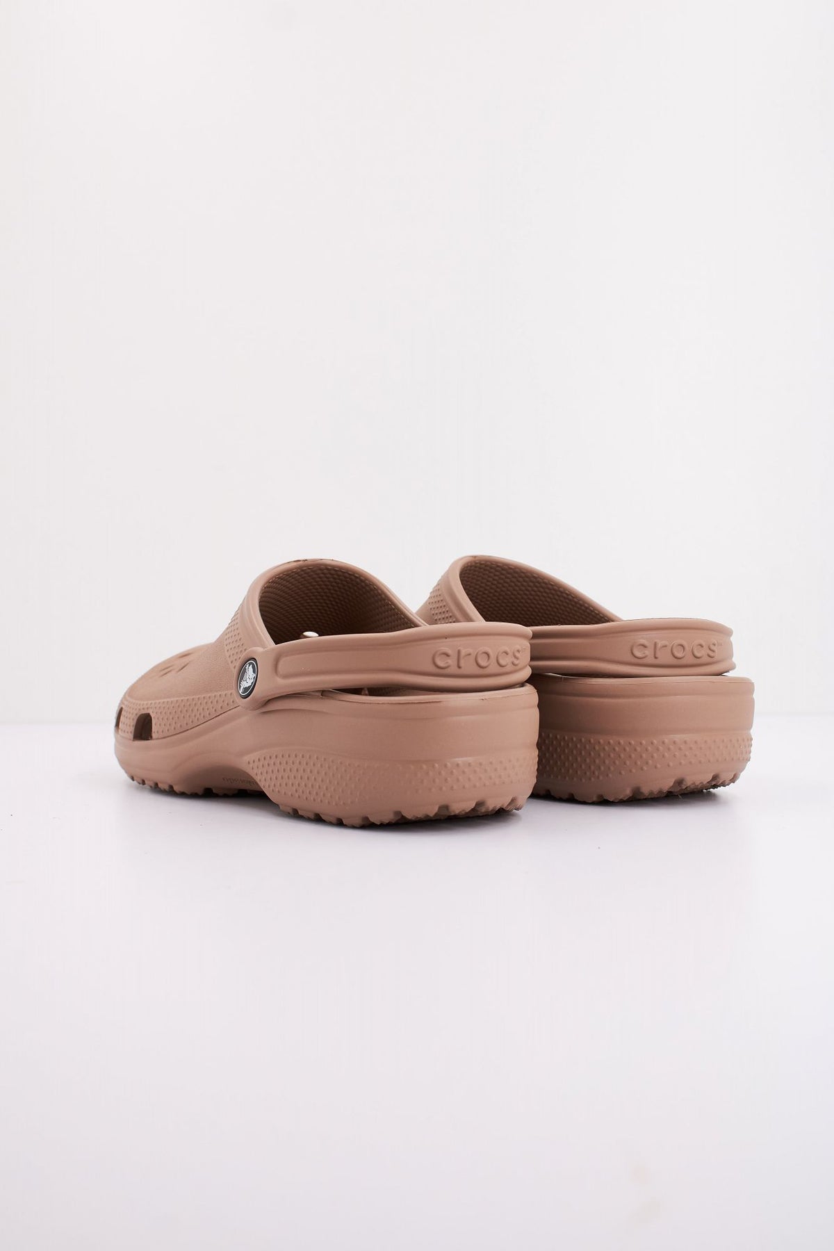 CROCS CLASSIC CLOG 10001 en color MARRON CLARO (4)