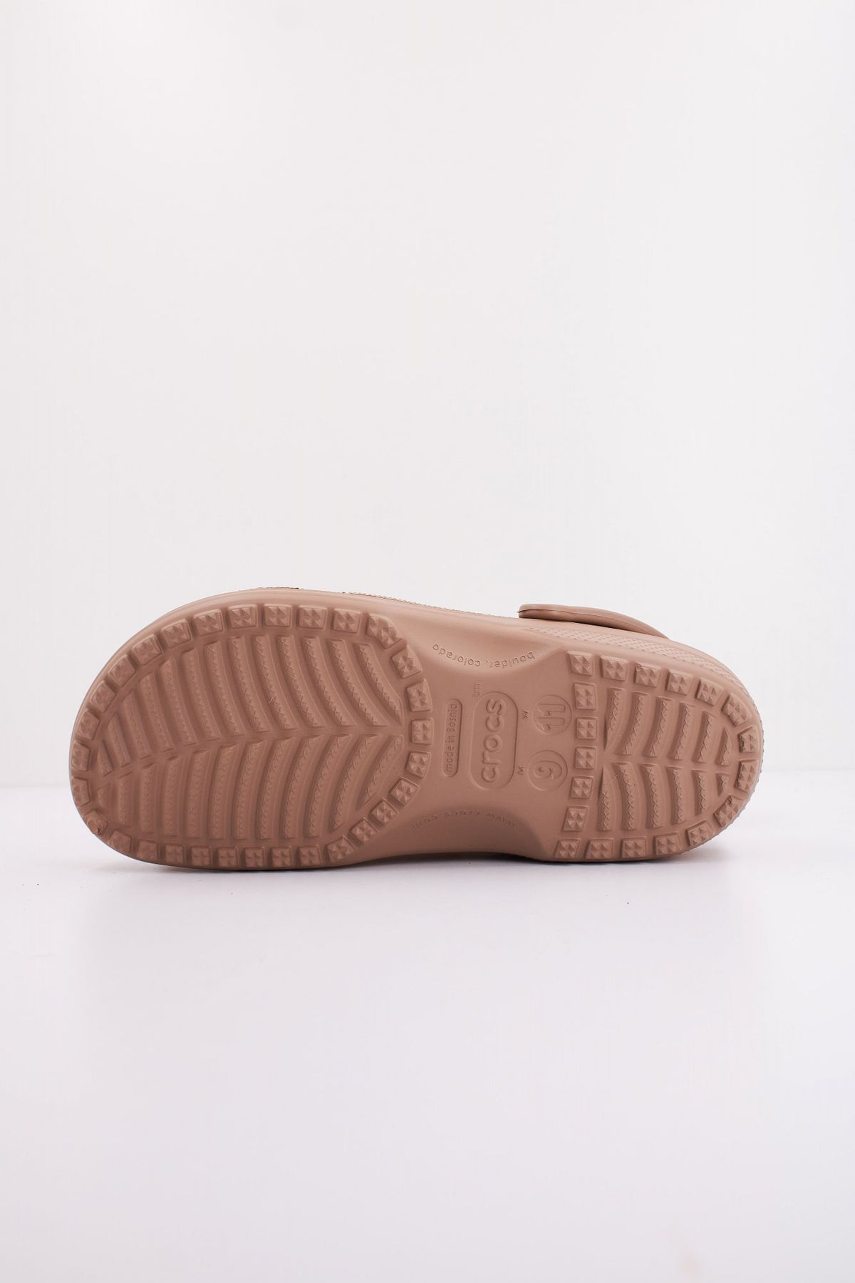 CROCS CLASSIC CLOG 10001 en color MARRON CLARO (5)
