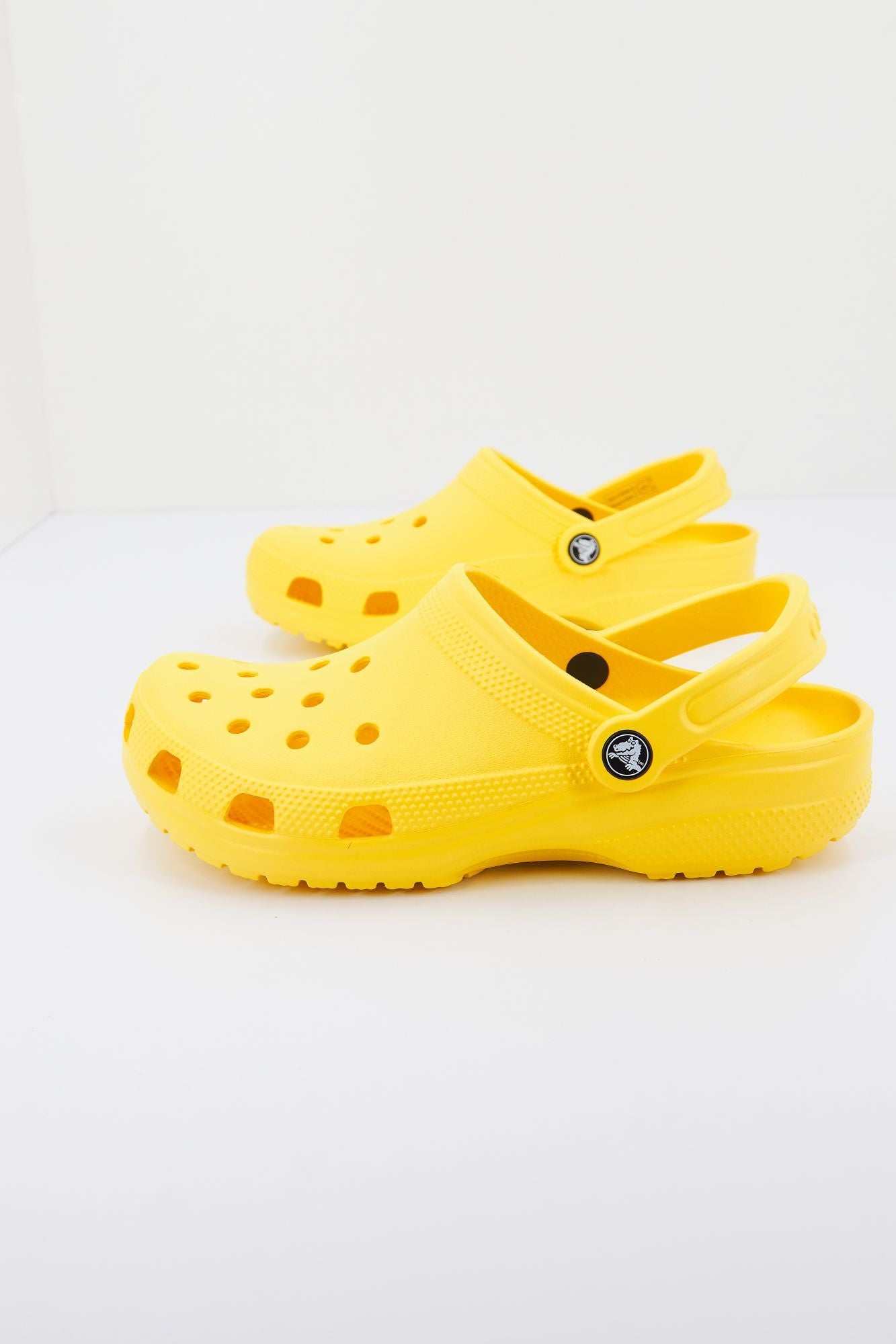 CROCS CLASSIC U en color AMARILLO (2)