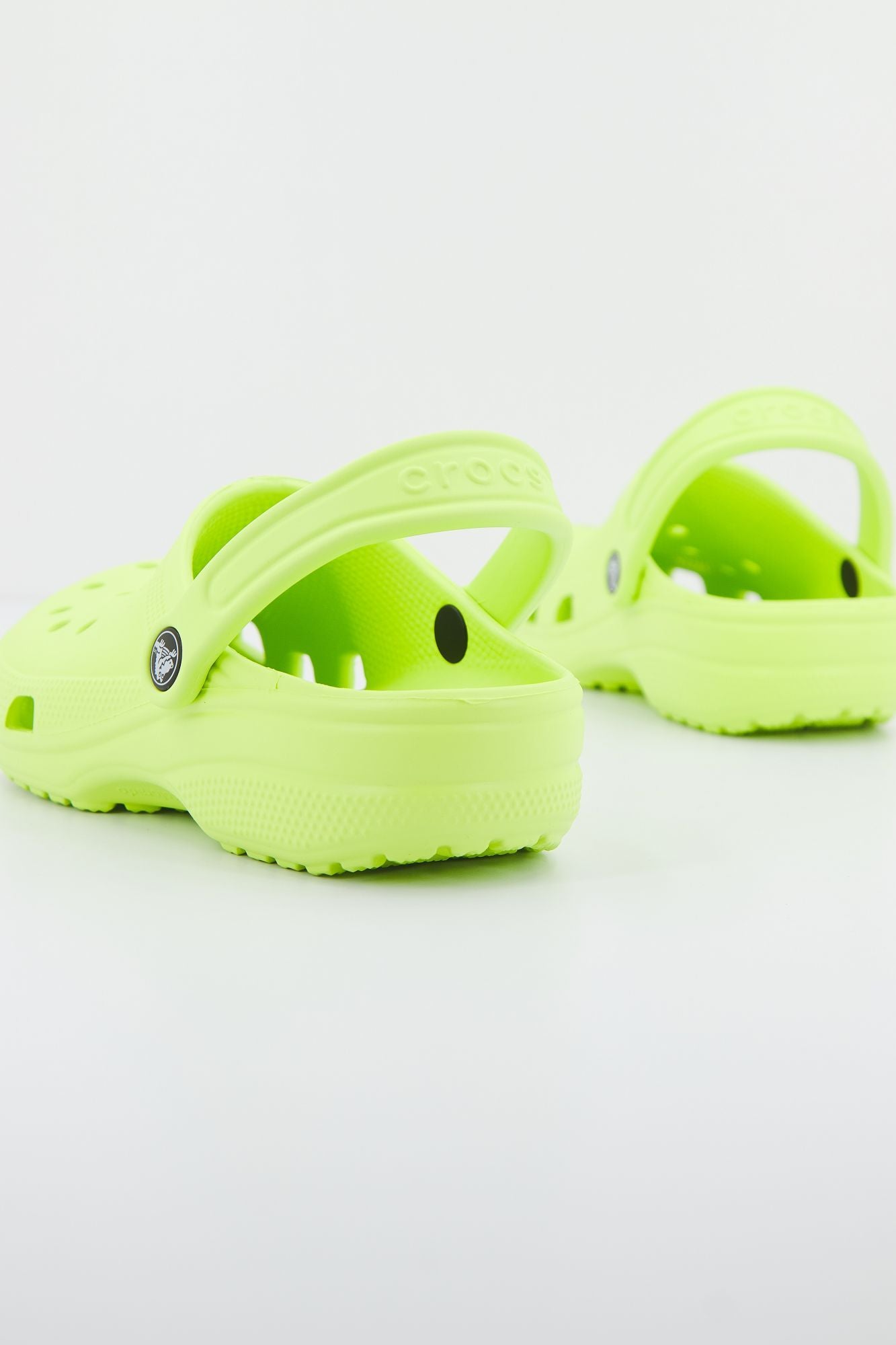 CROCS CLASSIC CLOG 10001 en color VERDE (3)