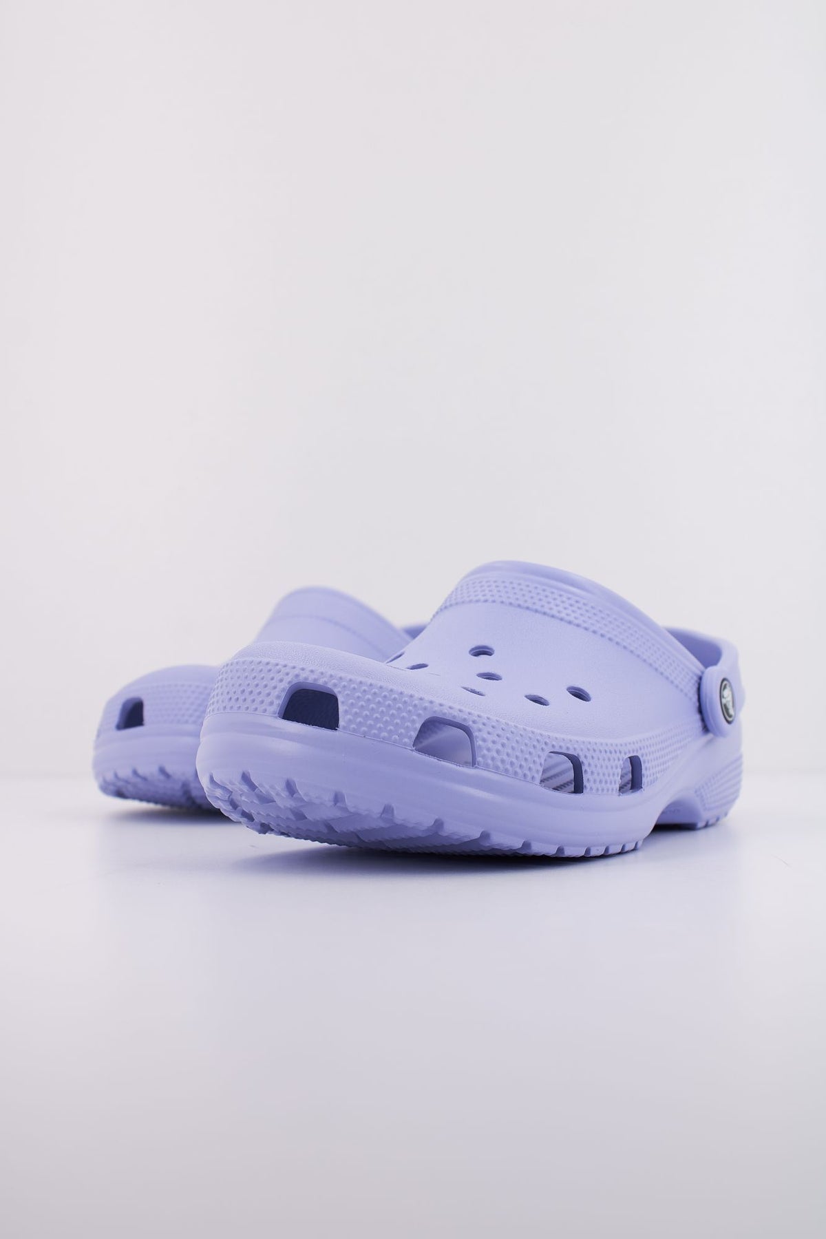 CROCS CLASSIC CLOG 10001 en color VIOLETA (2)