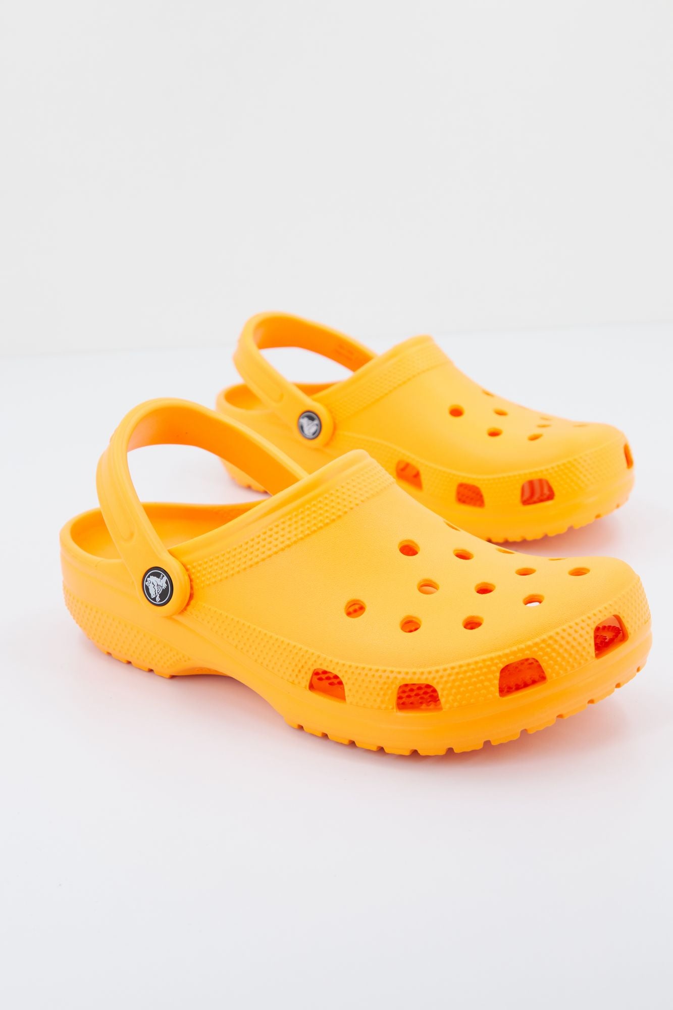 CROCS CLASSIC U en color NARANJA (2)