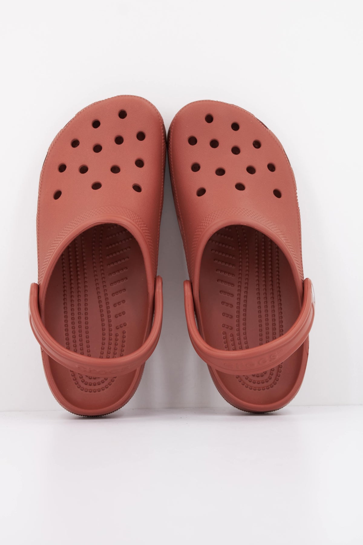 CROCS CLASSIC CLOG 10001 en color MARRON (3)