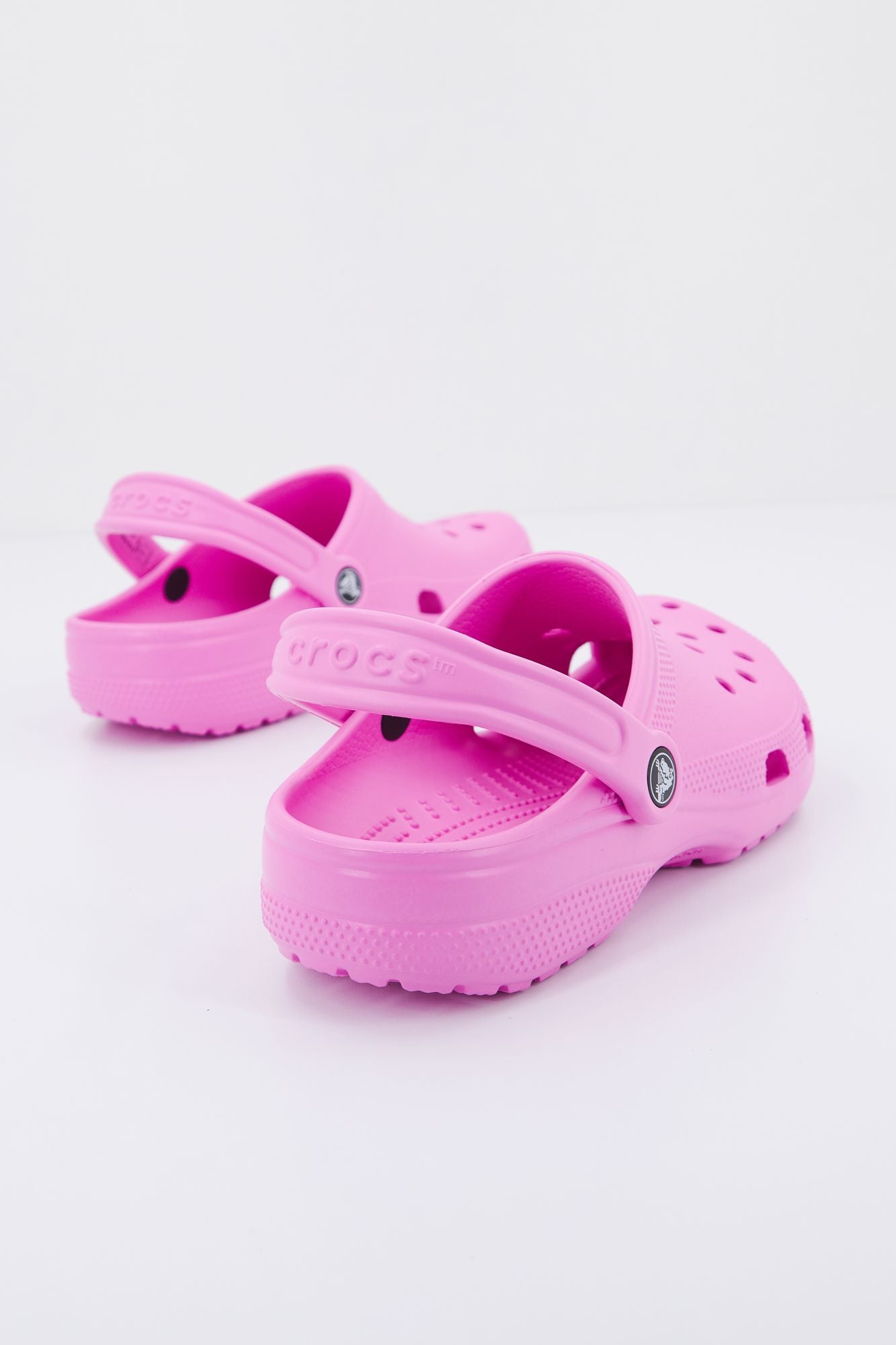 CROCS CLASSIC U en color ROSA (3)