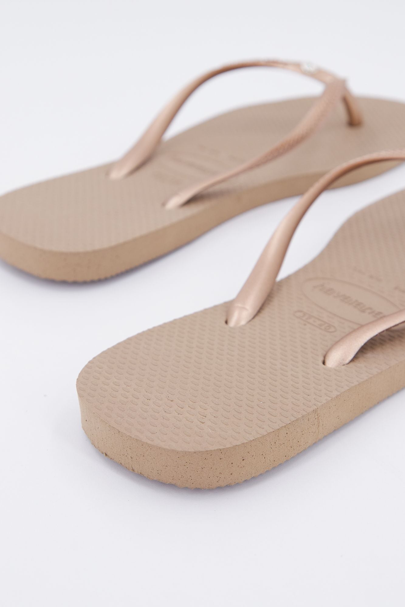 HAVAIANAS SLIM CRYSTAL SW II en color ROSA (3)