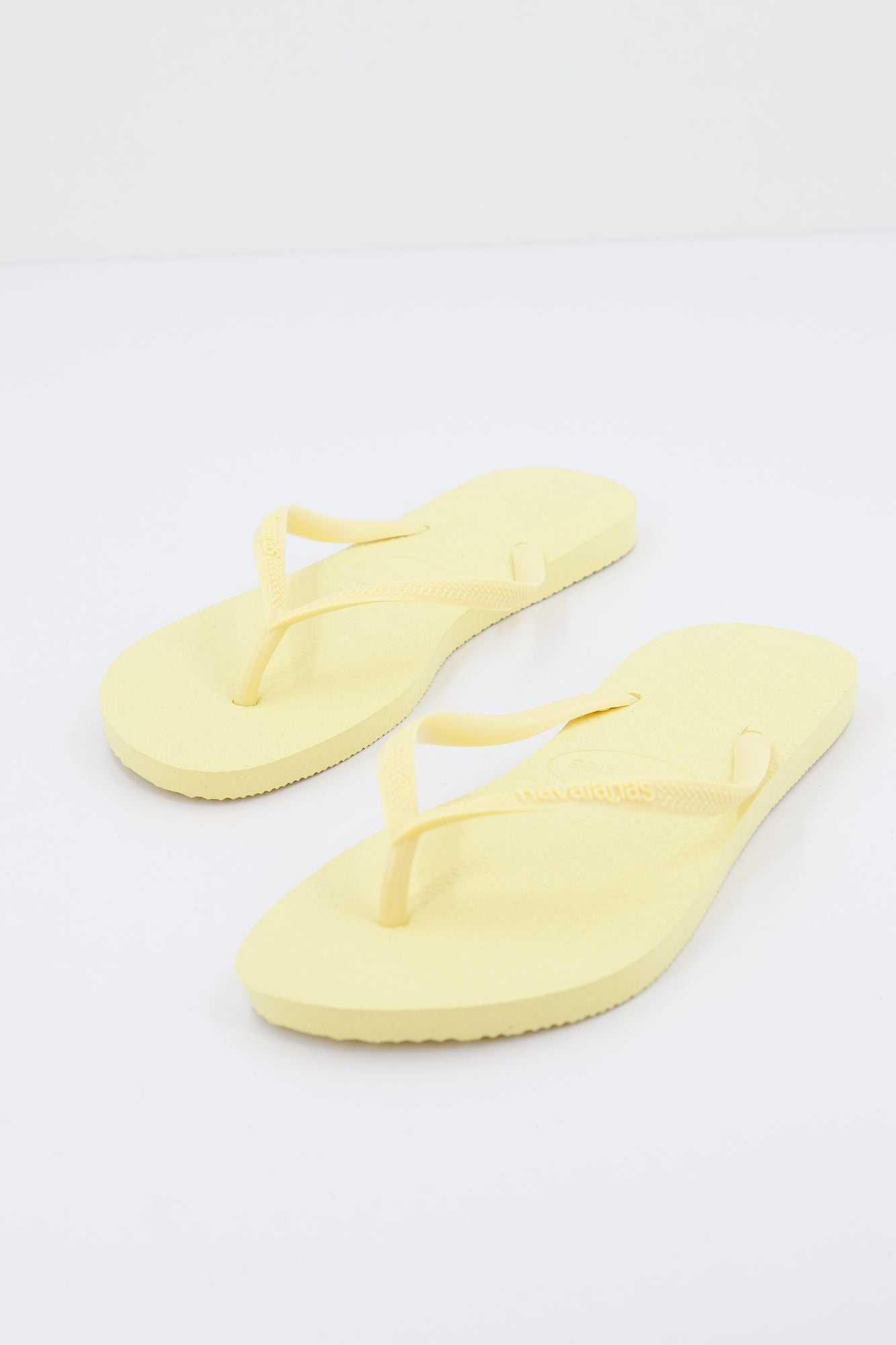 HAVAIANAS SLIM en color AMARILLO (3)