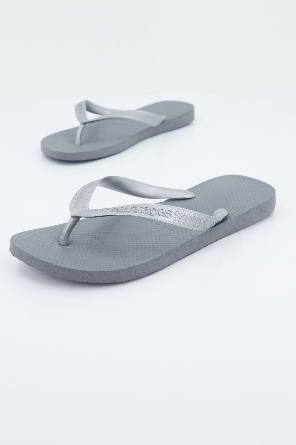 HAVAIANAS TOP TIRAS en color GRIS (3)