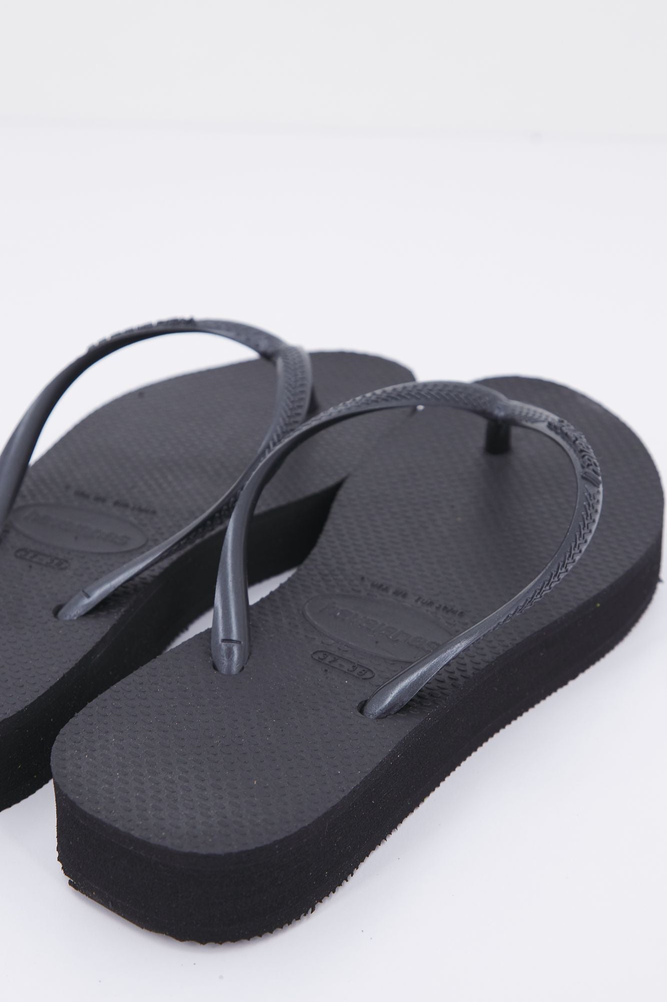HAVAIANAS SLIM PLATFORM en color NEGRO (3)
