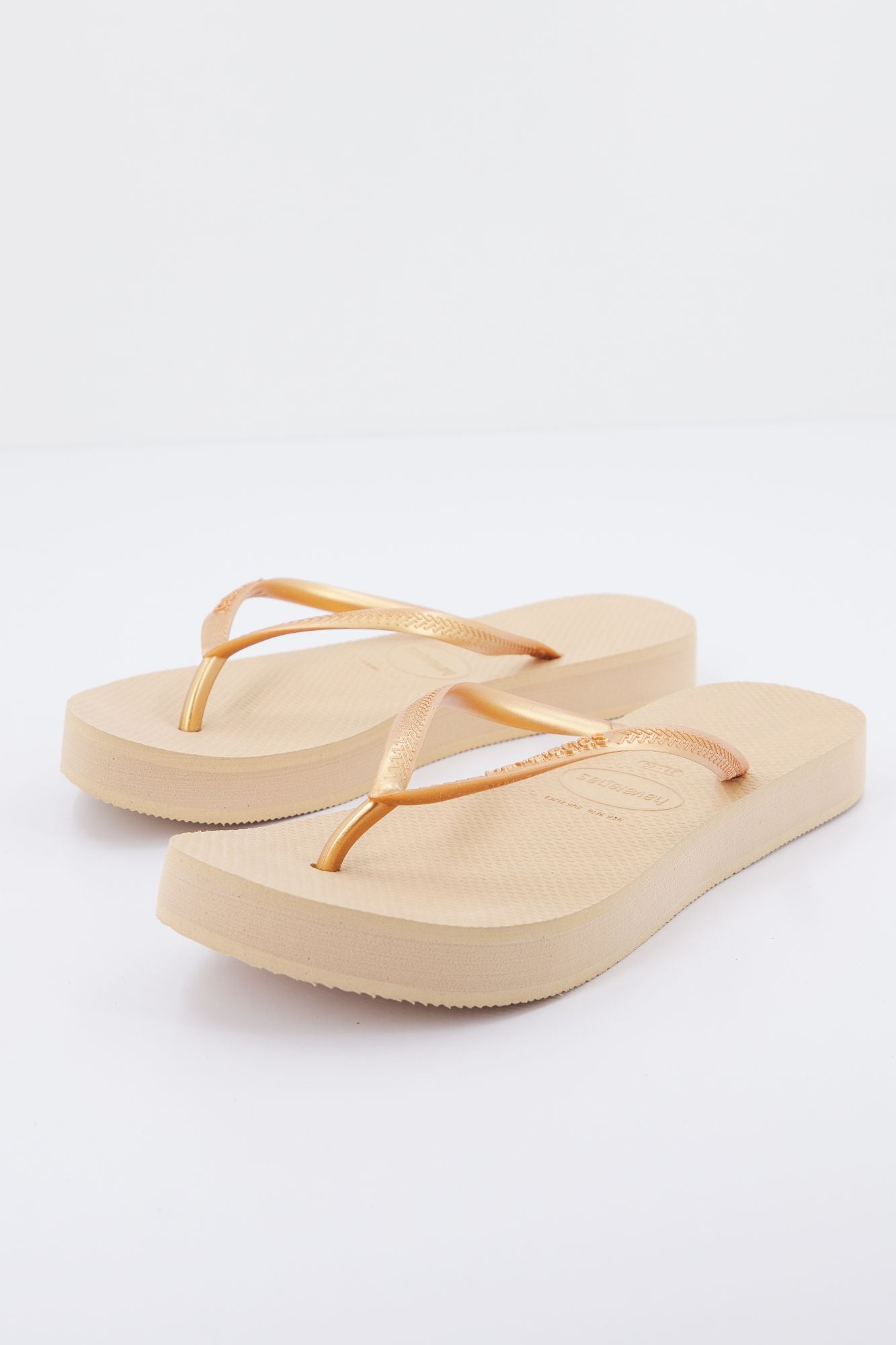 HAVAIANAS SLIM PLATFORM en color ORO (2)