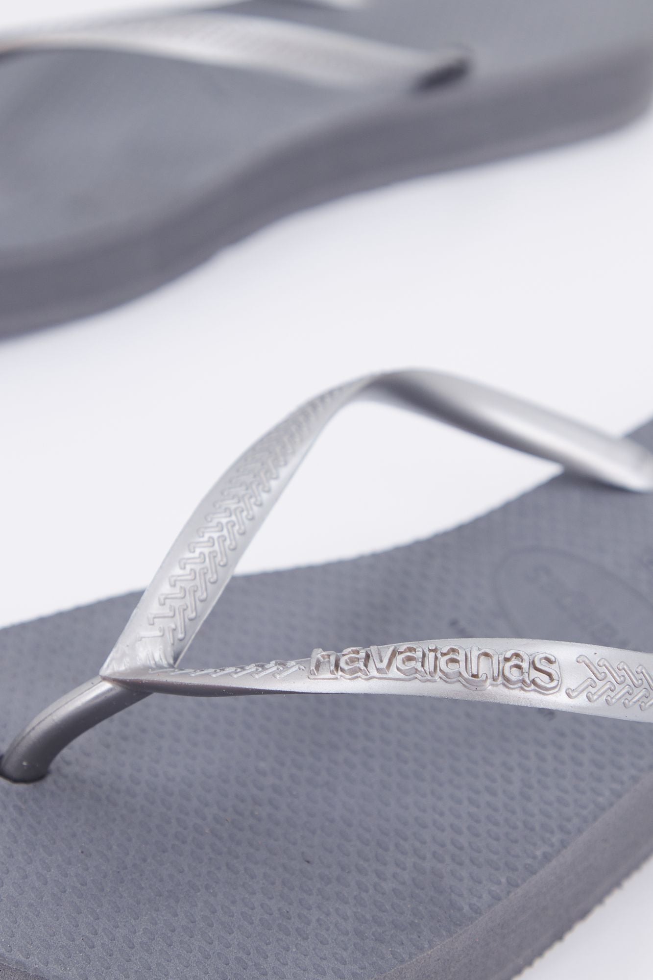 HAVAIANAS SLIM PLATFORM en color GRIS (4)