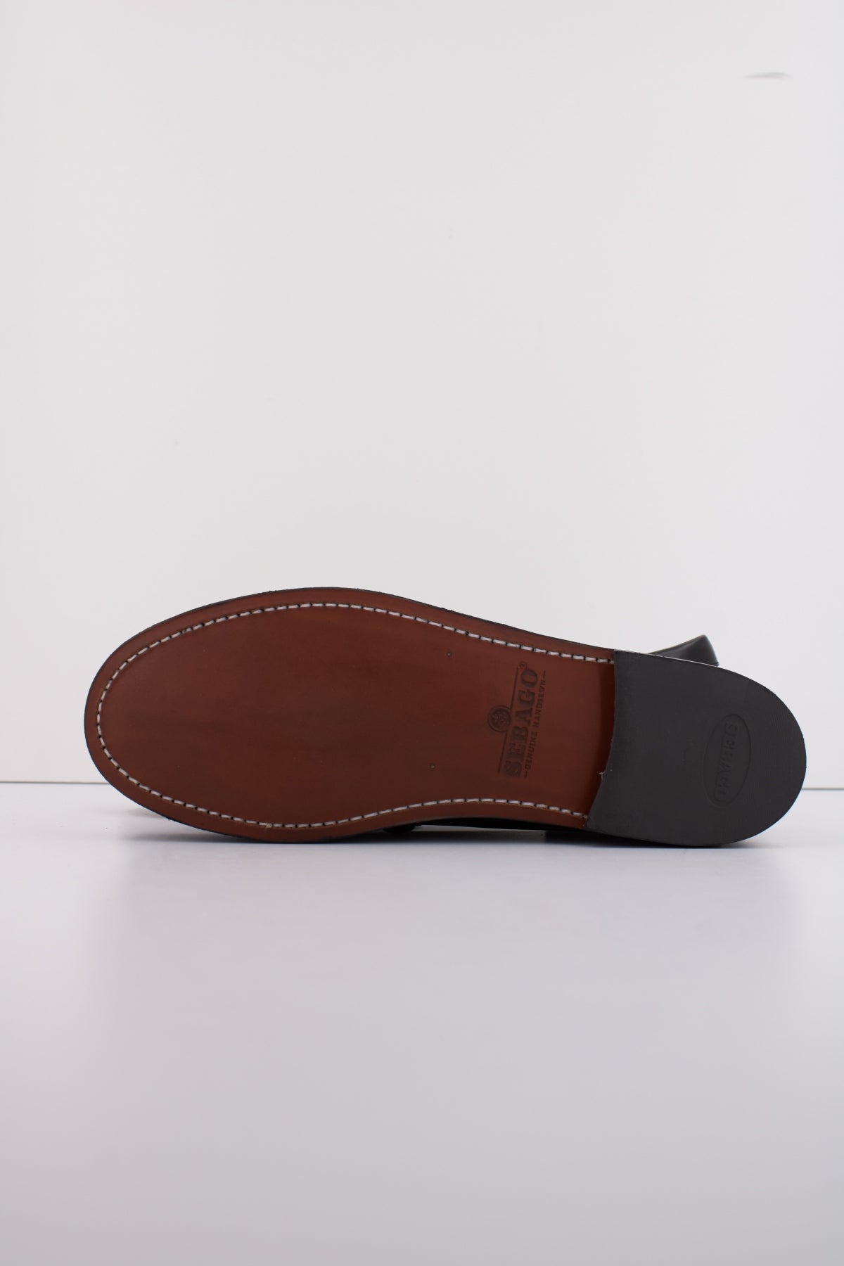 SEBAGO CLASSIC WILL LOAFER en color NEGRO (5)