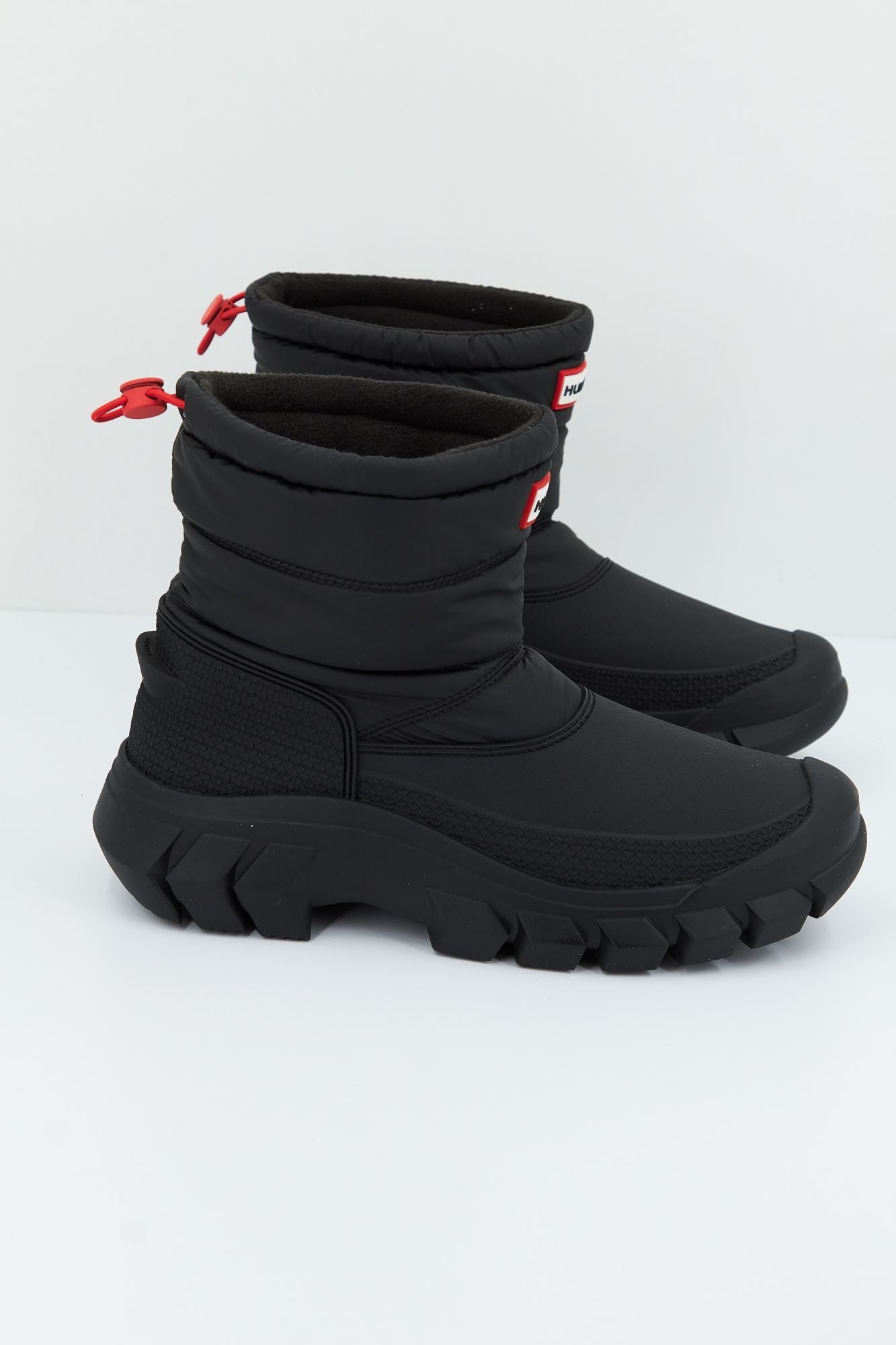 HUNTER INTREPID SHORT SNOW BOOT en color NEGRO (2)