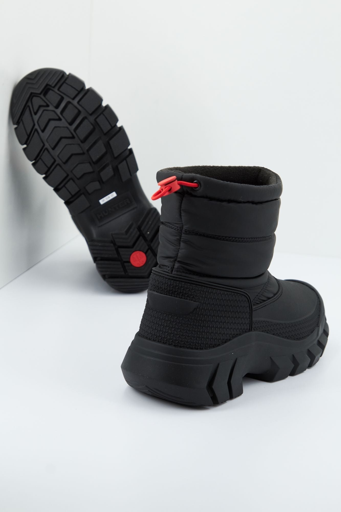 HUNTER INTREPID SHORT SNOW BOOT en color NEGRO (3)