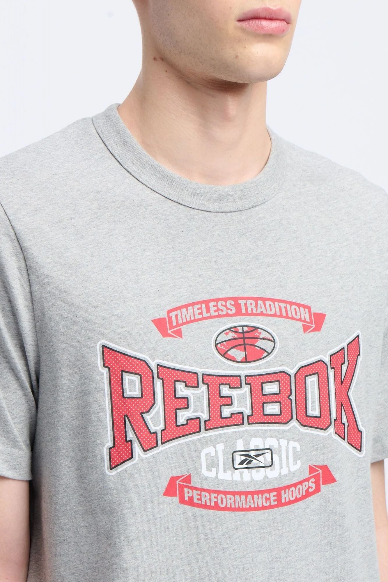 REEBOK GS HS TRADITION TEE en color GRIS (3)