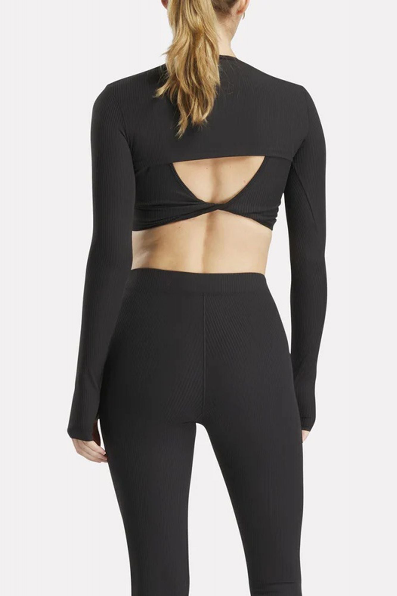 REEBOK RIB SHRUG en color NEGRO (4)