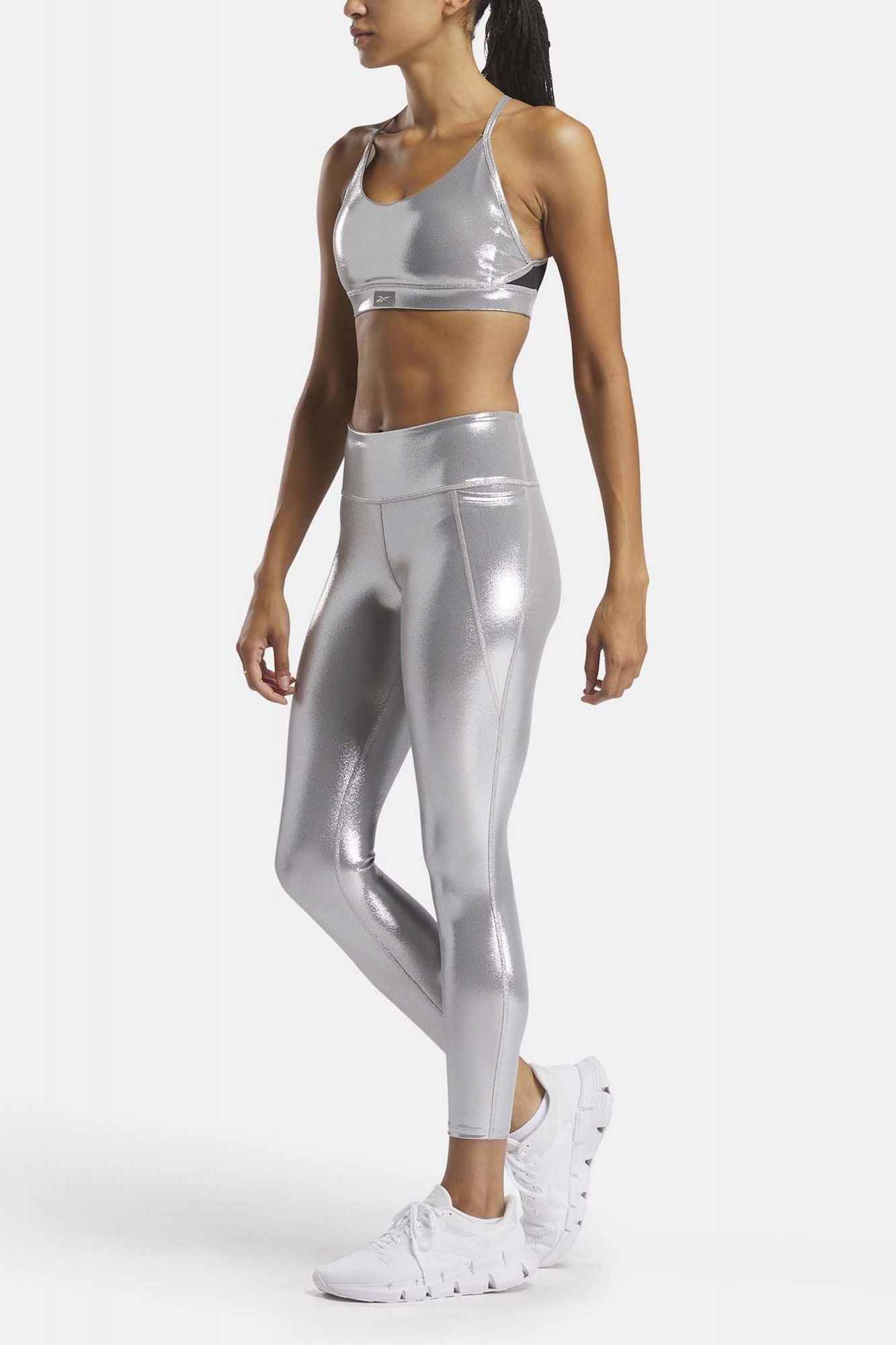 REEBOK LUX CHROME STRAPPY BRA en color PLATA (4)