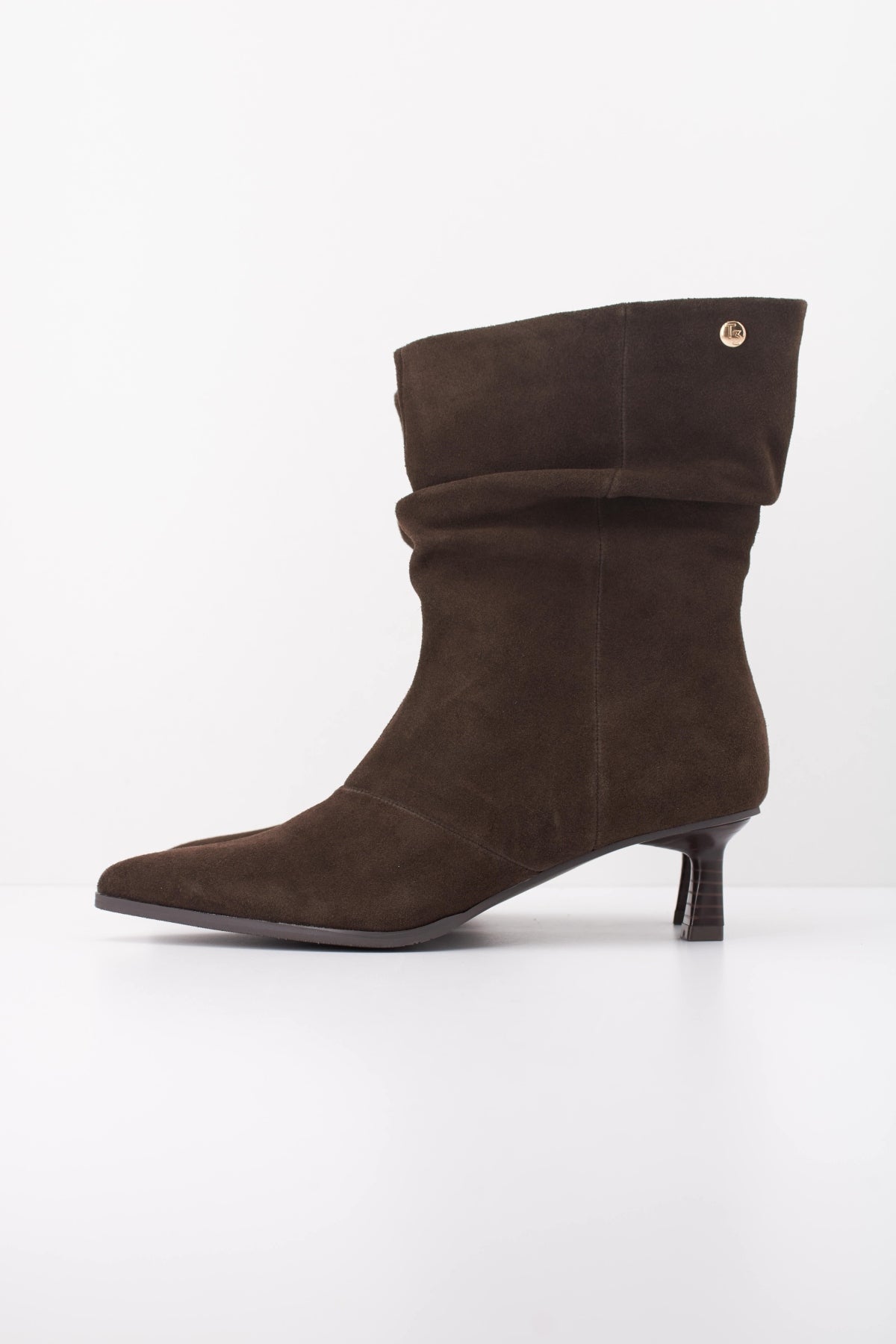 TOP3 BOTA CORTA ARRUGADA en color MARRON (1)