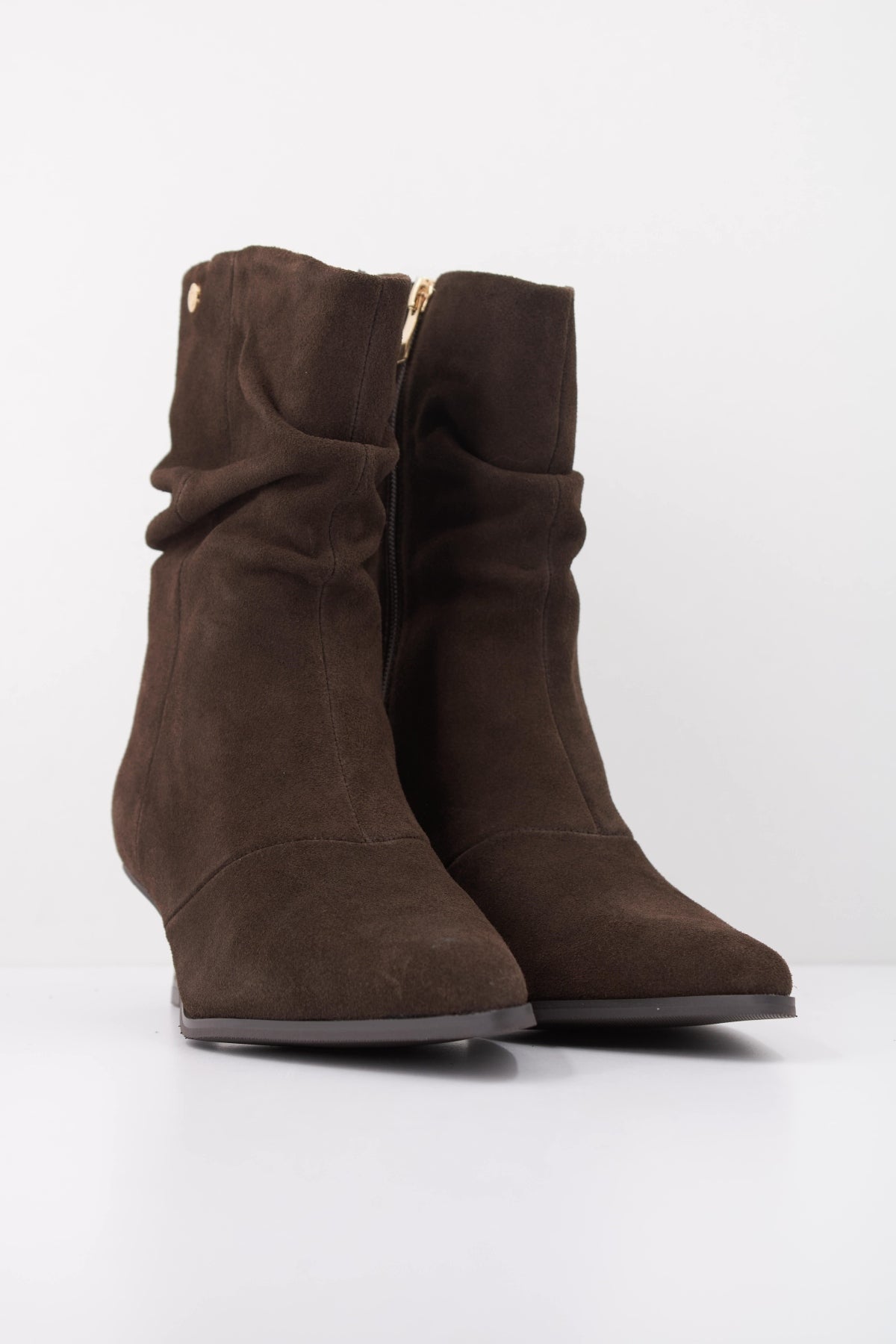 TOP3 BOTA CORTA ARRUGADA en color MARRON (2)