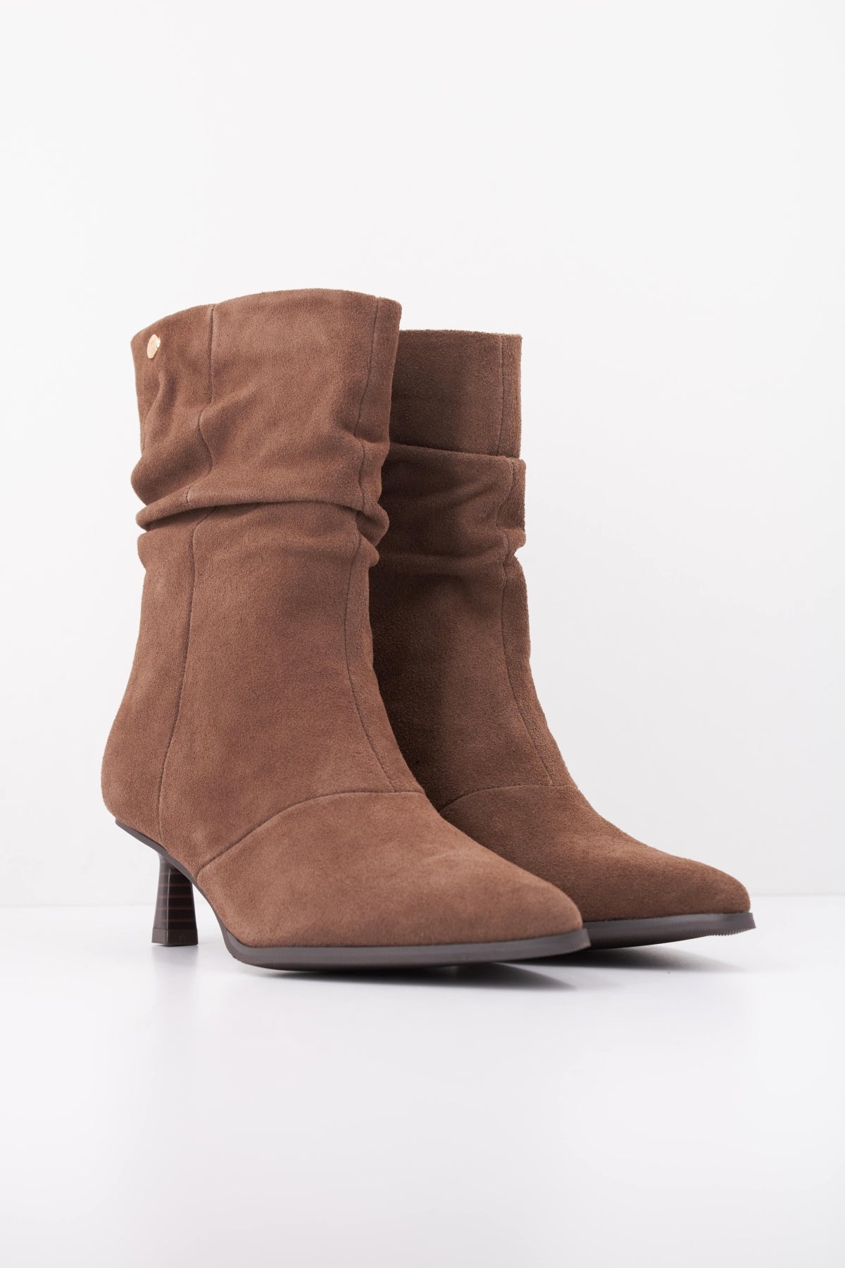 TOP3 BOTA CORTA ARRUGADA en color MARRON CLARO (2)