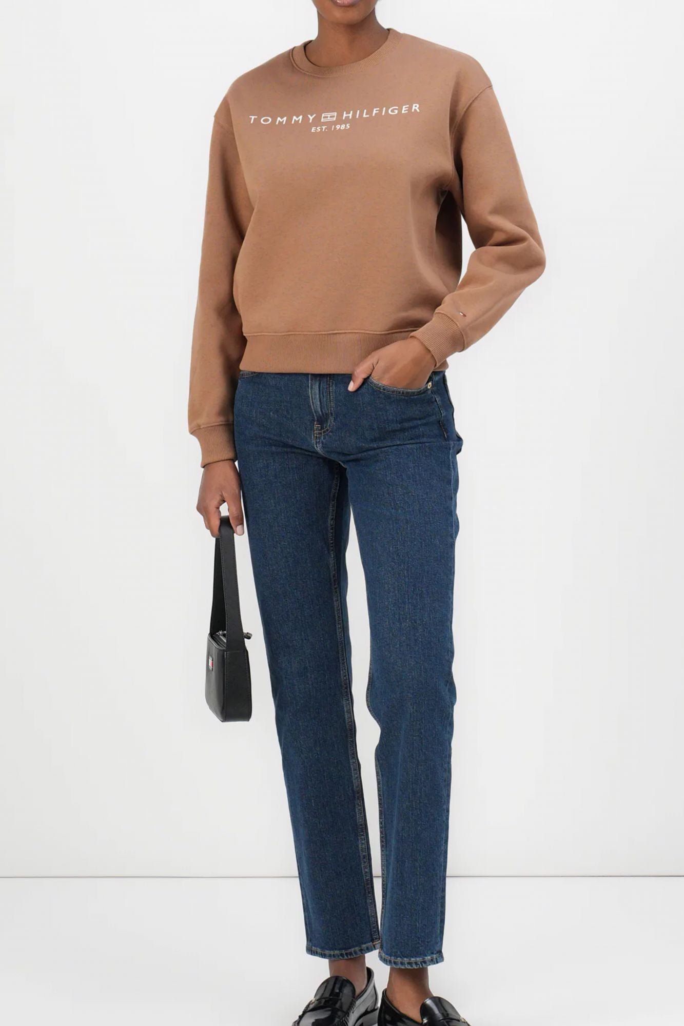 TOMMY HILFIGER MDRN REG CORP LOGO C-NK en color MARRON CLARO (4)