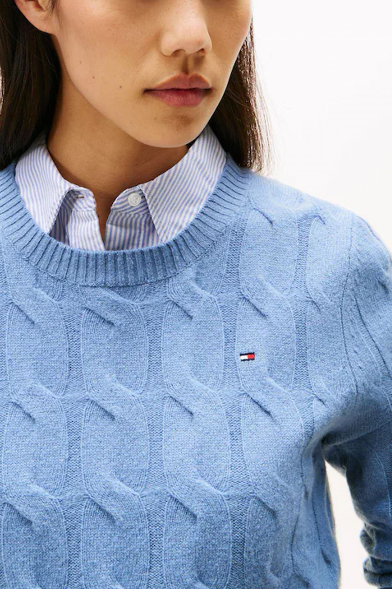 TOMMY HILFIGER SOFT WOOL CABLE C-NK LS en color AZUL (4)