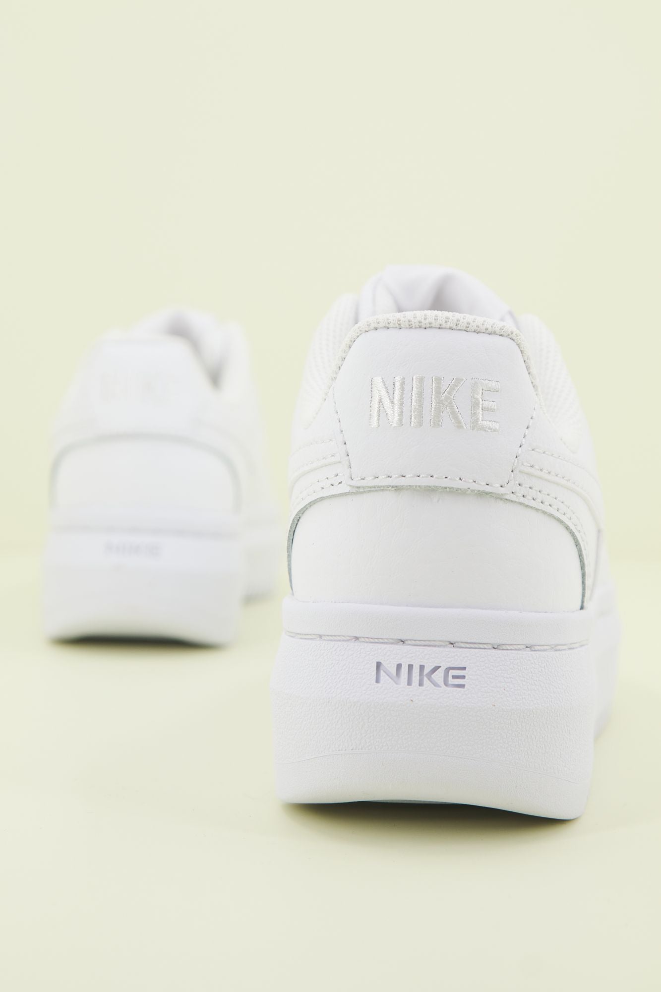 NIKE COURT VISION ALTA LTR en color BLANCO (3)