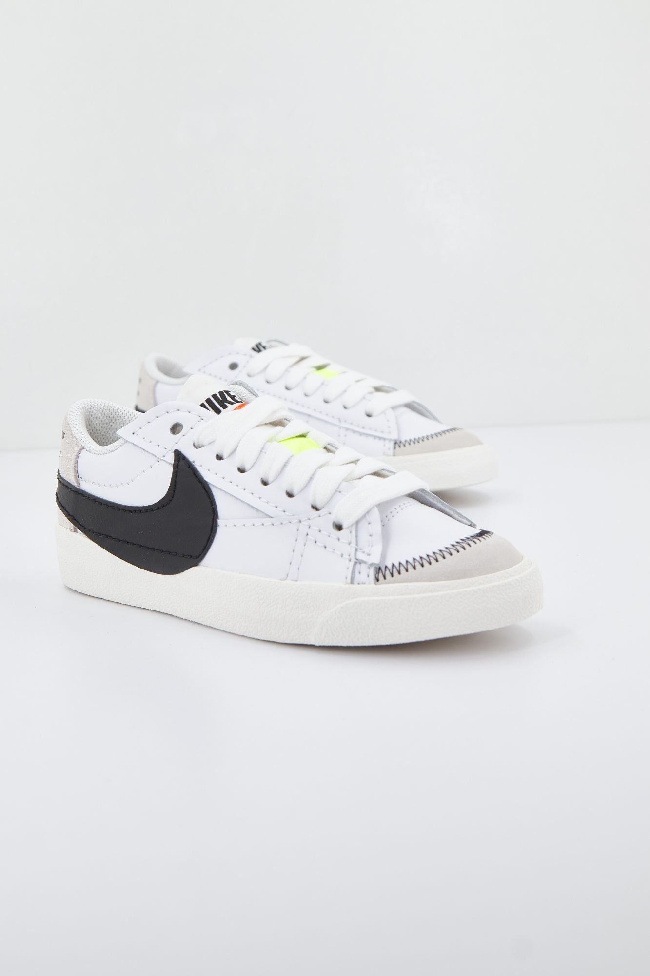NIKE DQ1470 en color BLANCO (1)
