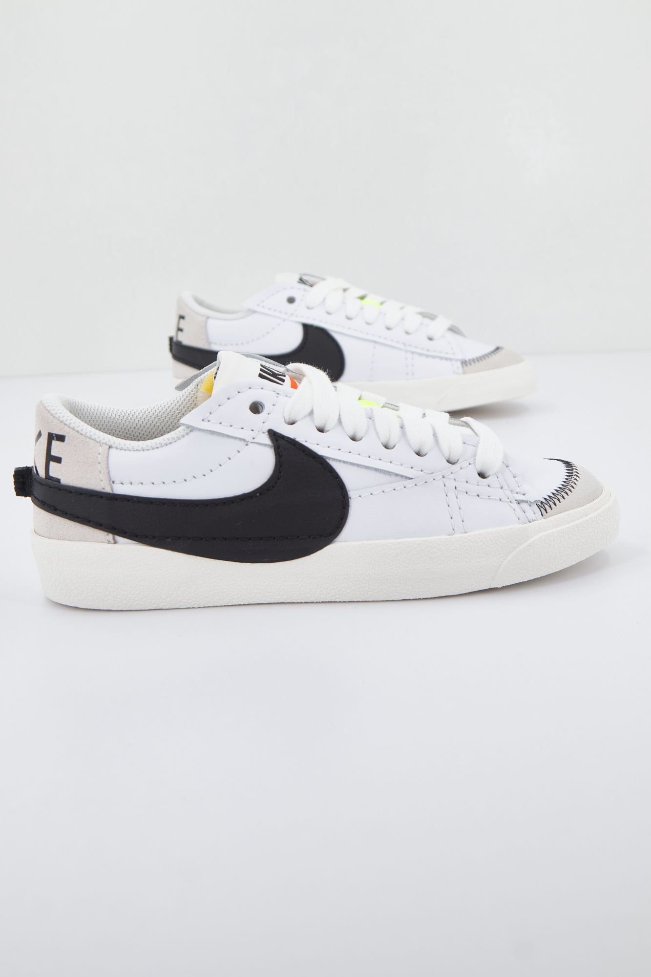 NIKE DQ1470 en color BLANCO (2)