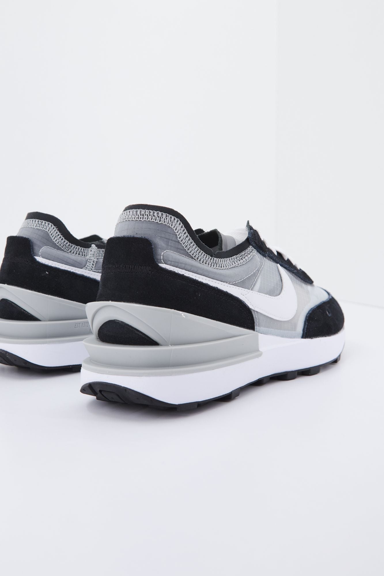 NIKE WAFFLE ONE SE MEN'S en color AZUL (4)