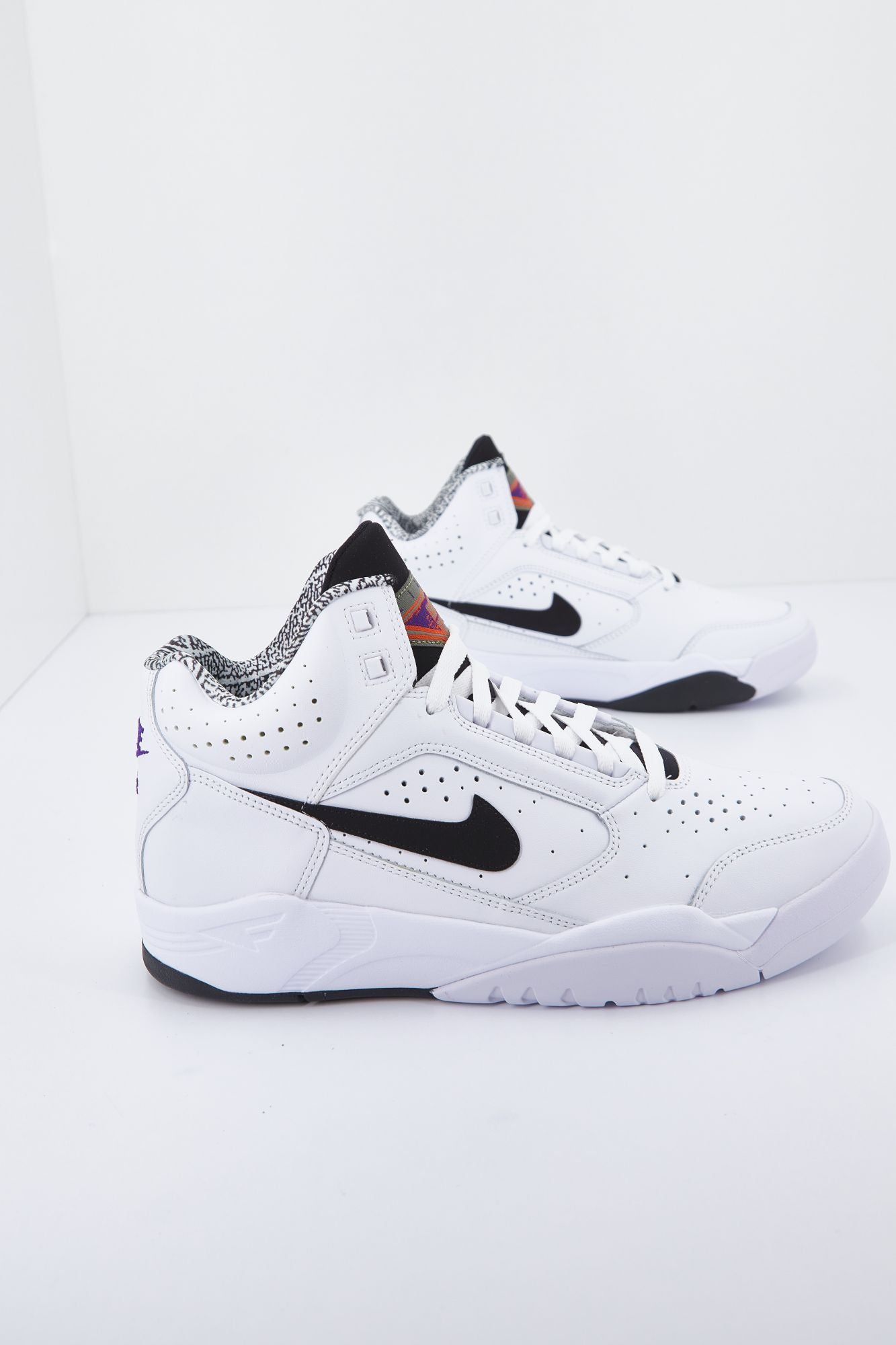 NIKE NIKE AIR FLIGHT LITE MID MEN en color BLANCO (2)
