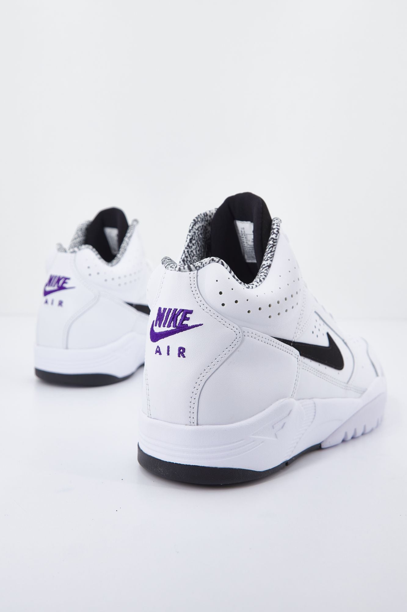 NIKE NIKE AIR FLIGHT LITE MID MEN en color BLANCO (3)