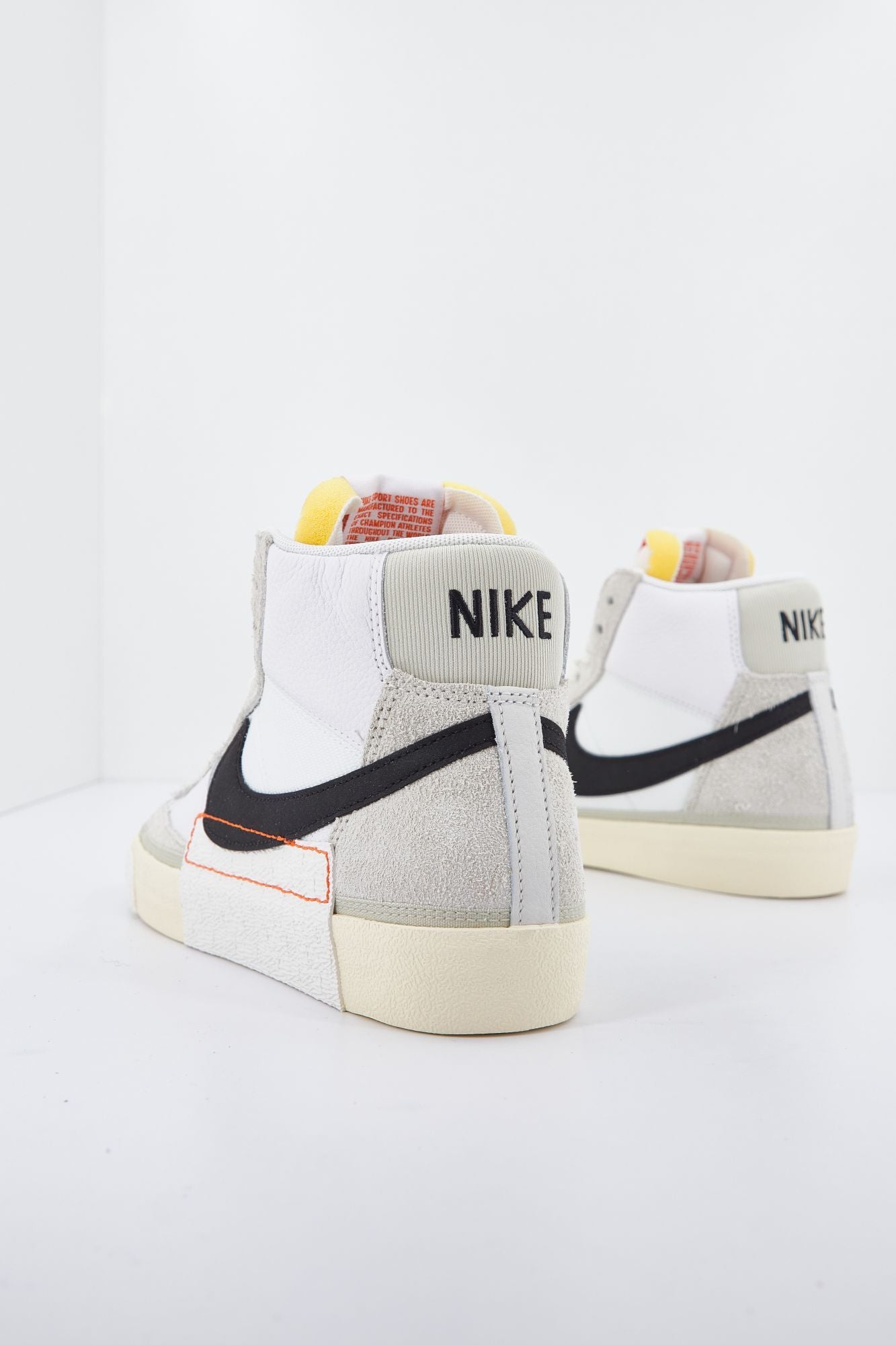 NIKE BLAZER '77 REMASTERED M en color BLANCO (3)