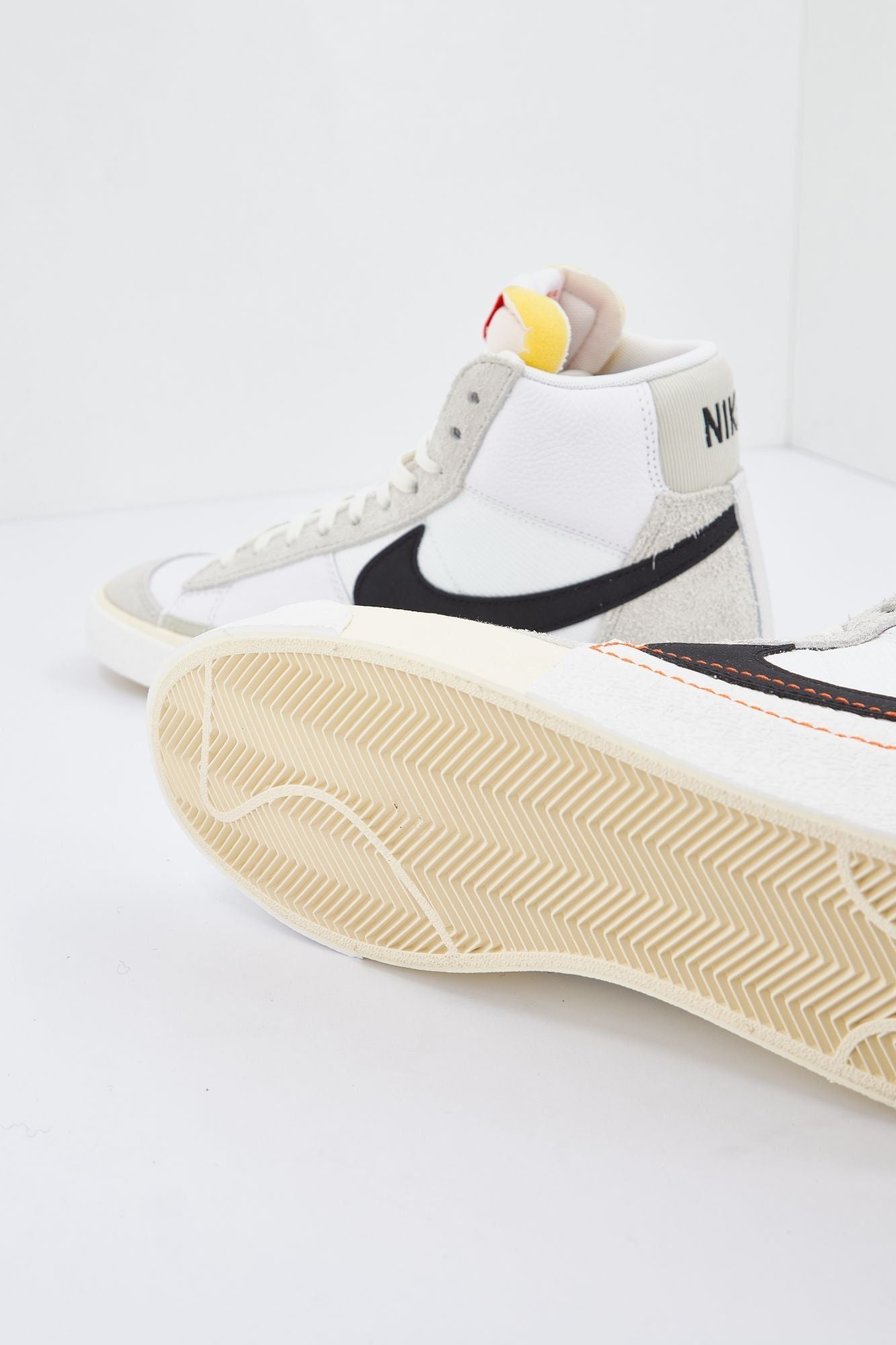 NIKE BLAZER '77 REMASTERED M en color BLANCO (4)
