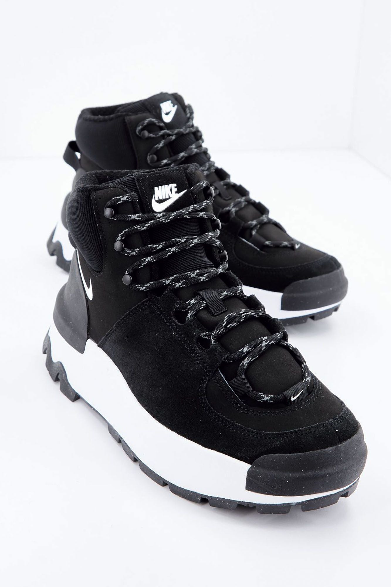 NIKE CITY BOOT WOMEN en color NEGRO (1)