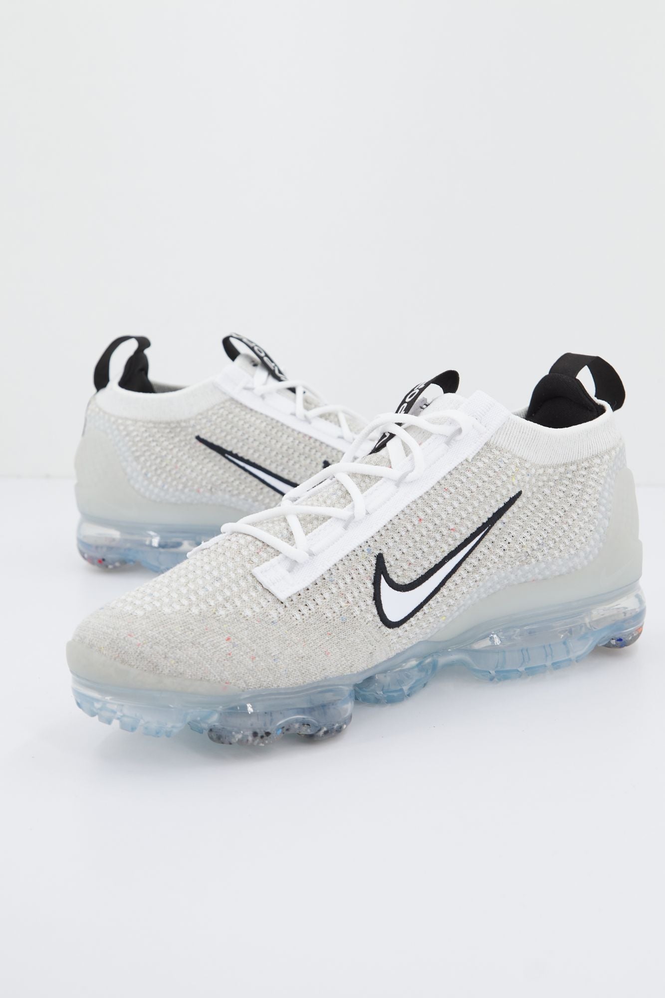 NIKE AIR VAPORMAX FK en color BEIS (2)