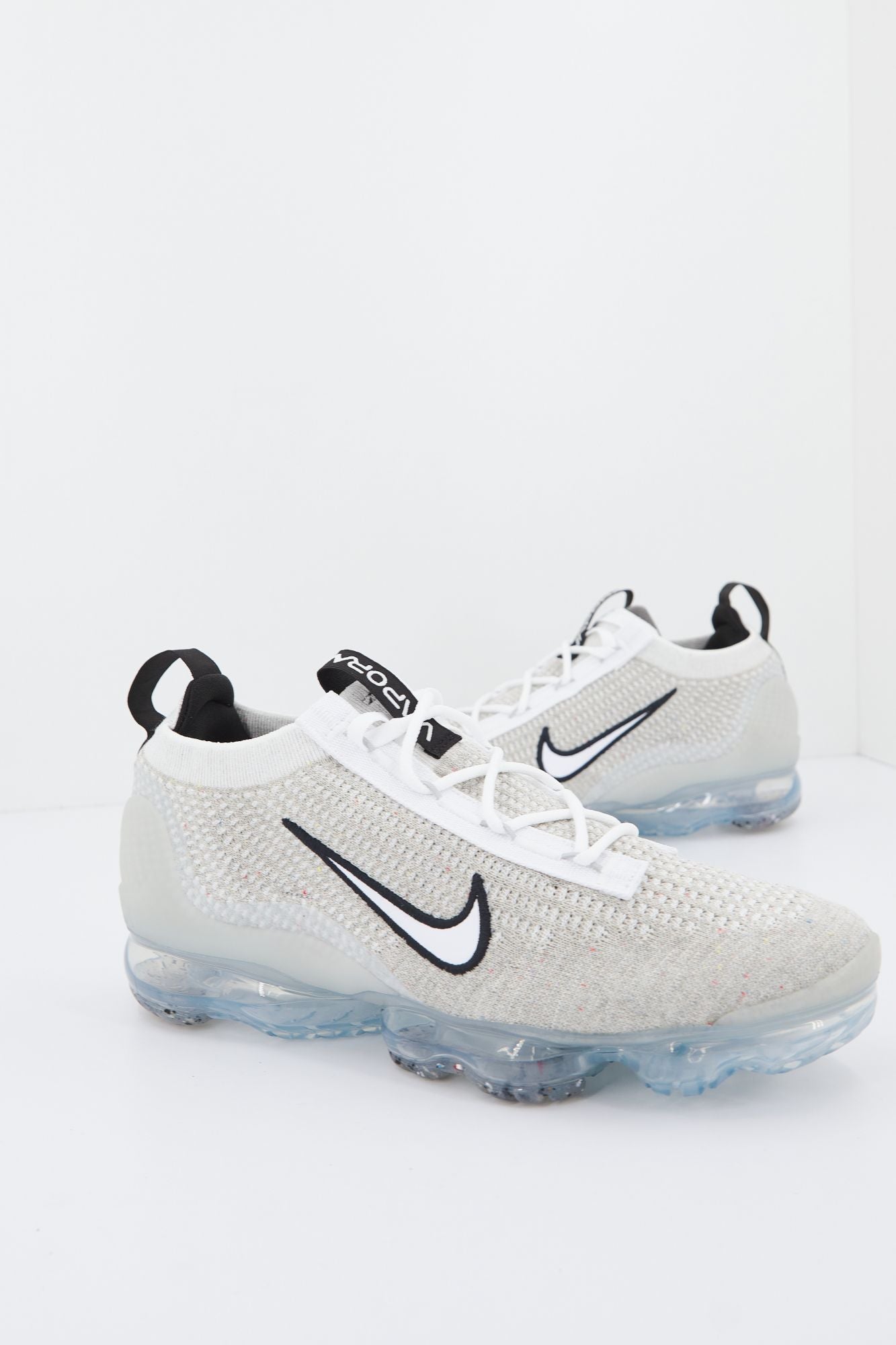 NIKE AIR VAPORMAX FK en color BEIS (4)