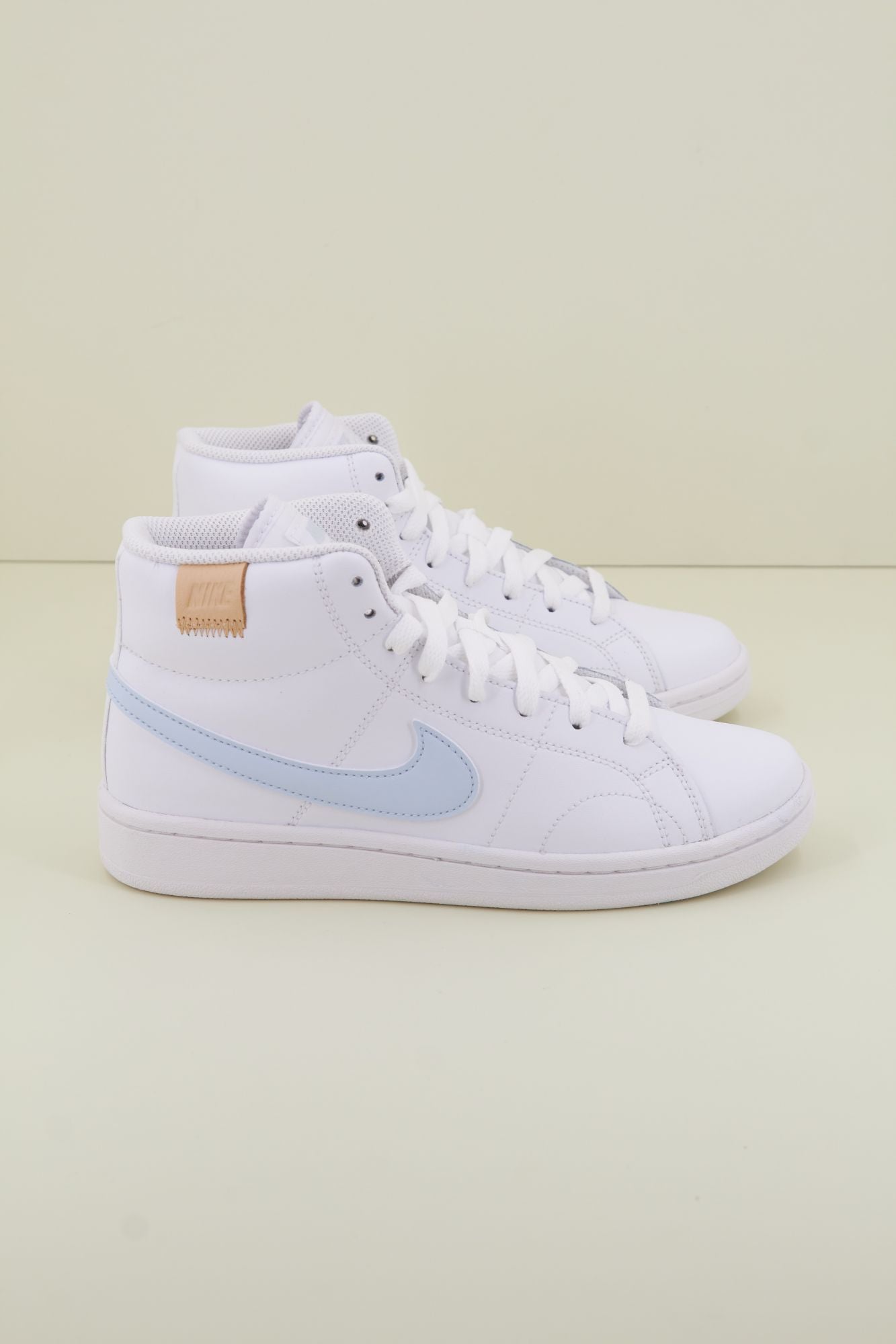 NIKE COURT ROYALE 2 MID en color BLANCO (1)