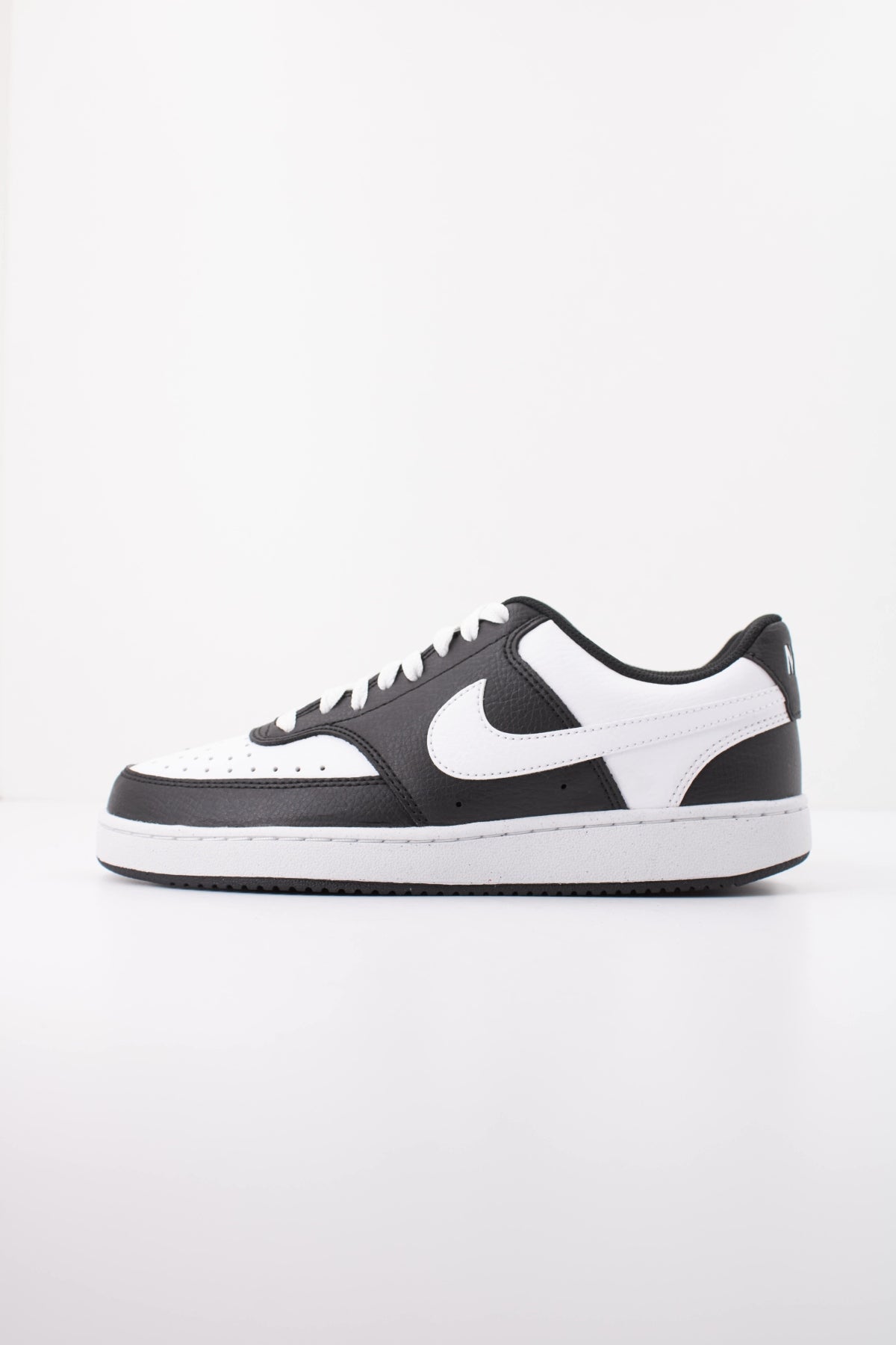 NIKE W NIKE COURT VISION LO NN en color NEGRO (1)