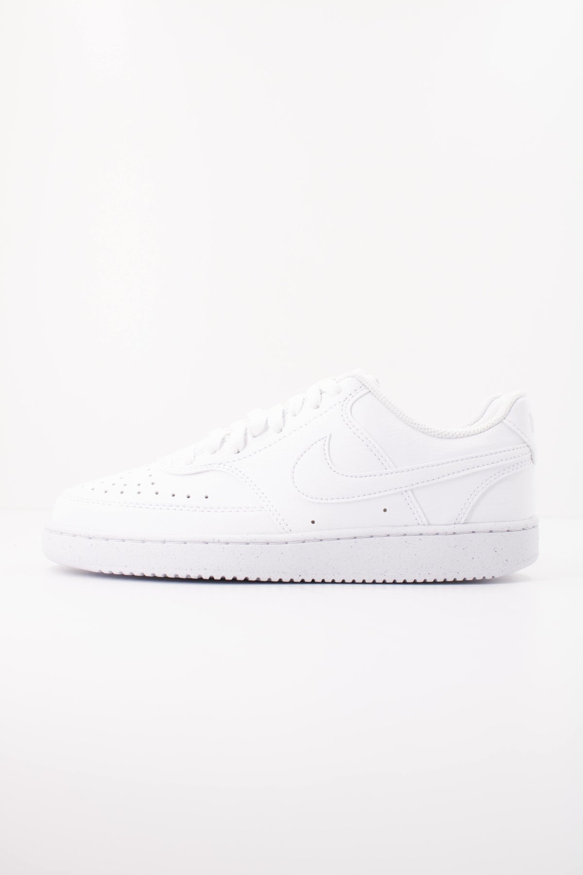 NIKE COURT VISION LOW BE en color BLANCO (1)