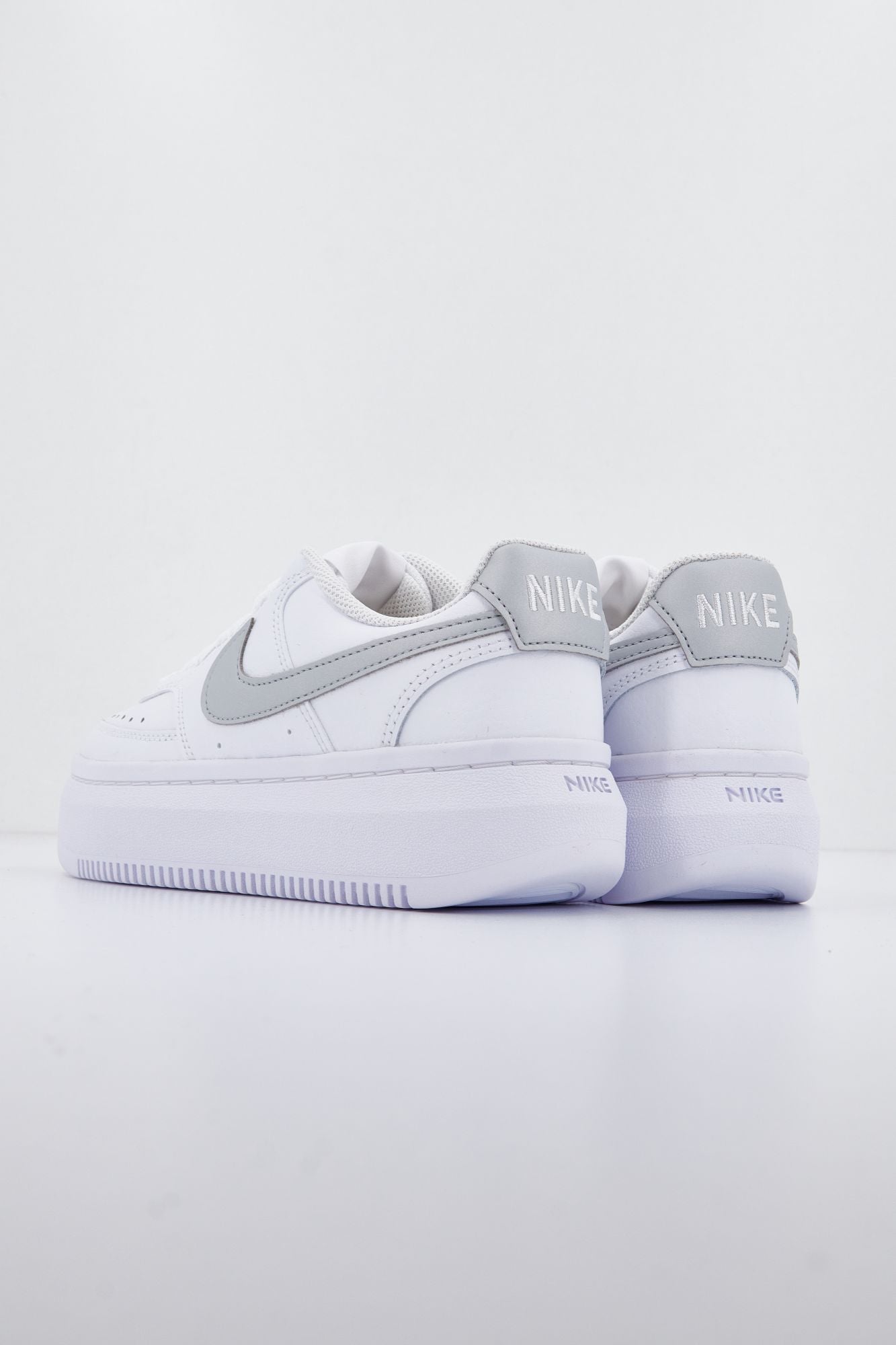 NIKE COURT VISION ALTA LTR en color BLANCO (3)