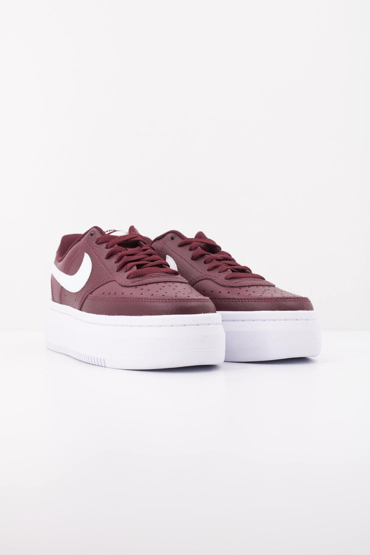 NIKE COURT VISION ALTA en color ROJO (2)